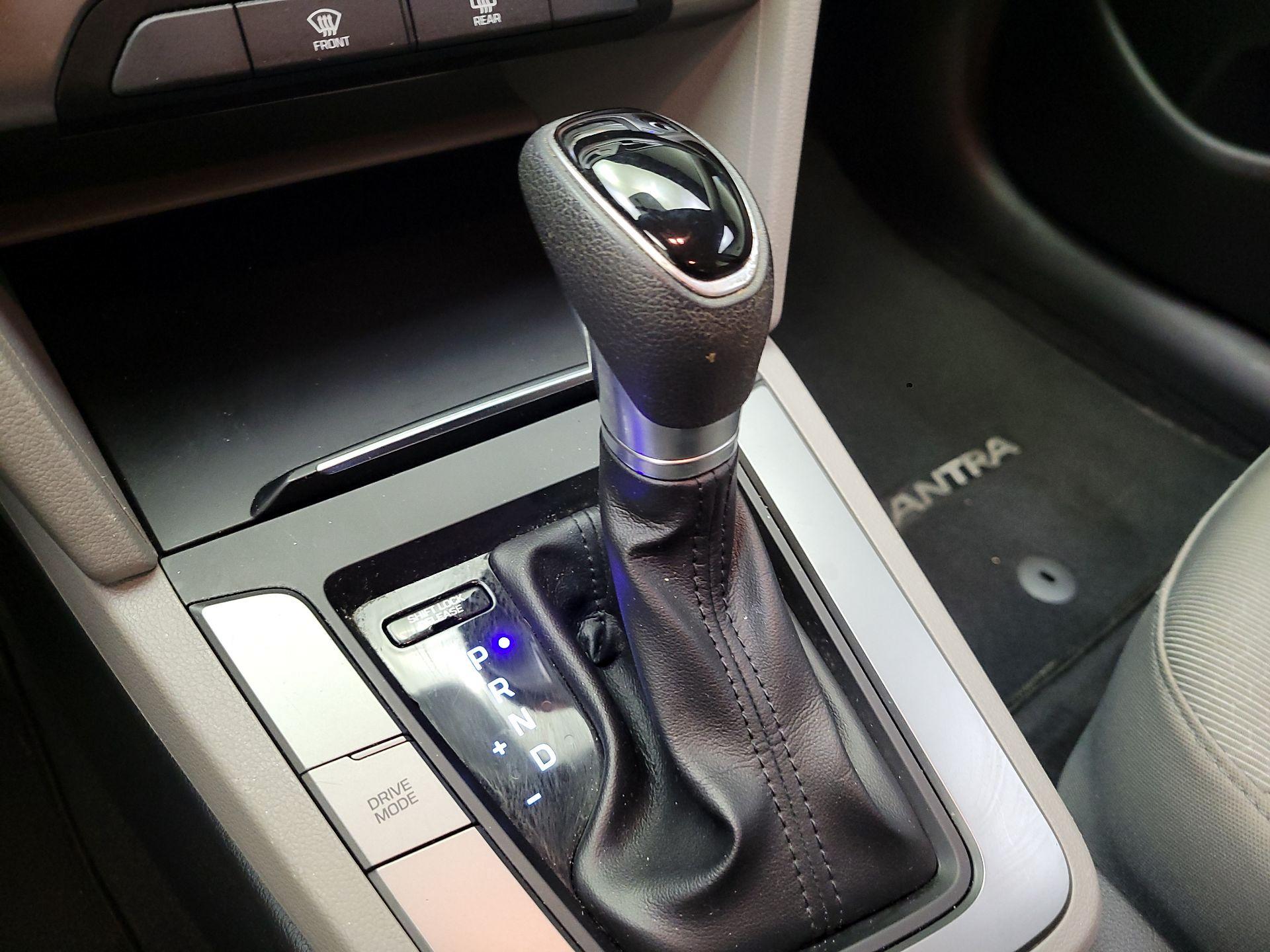 Thumbnail: 2017 Hyundai Elantra - 16