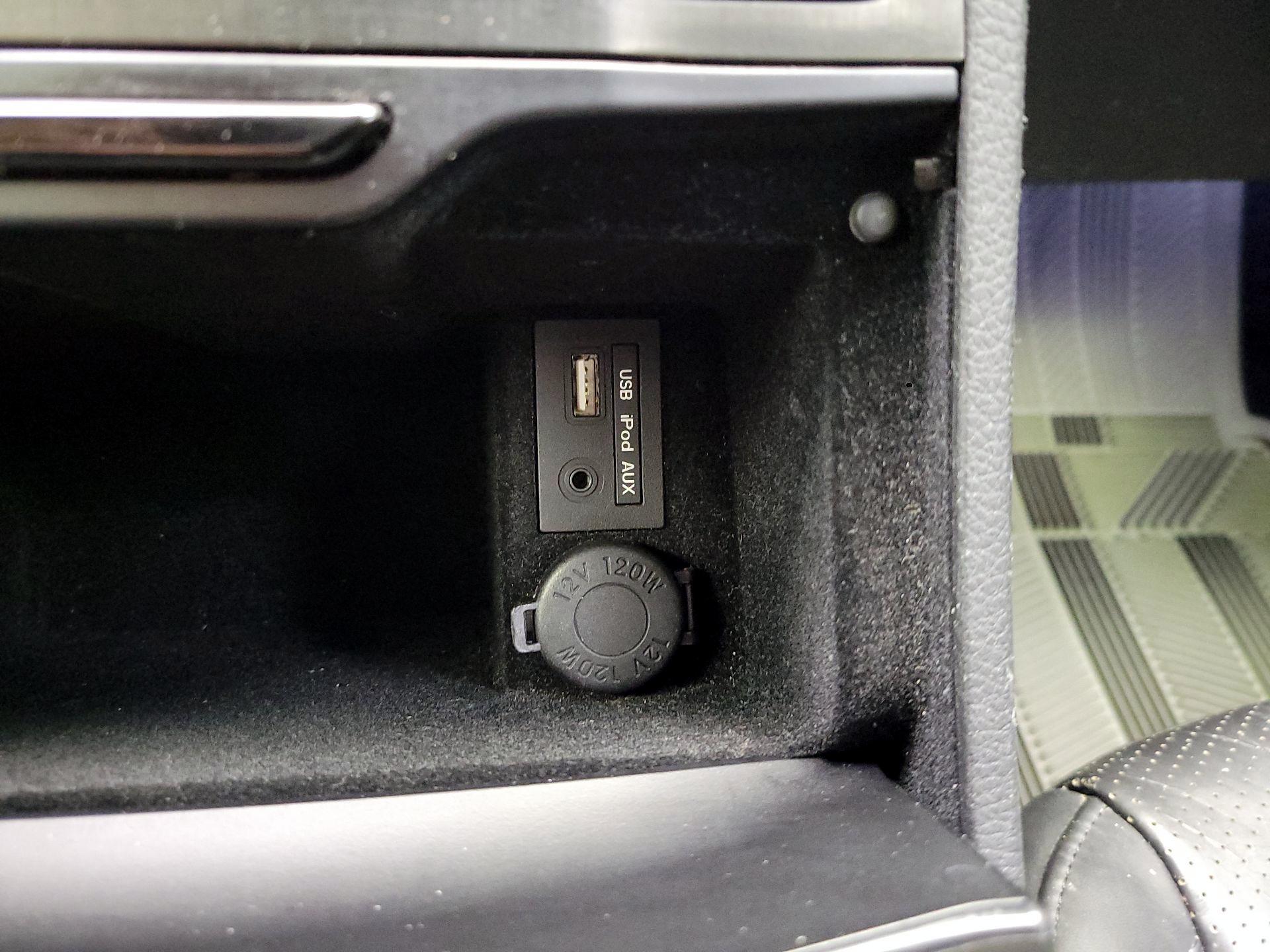 Thumbnail: 2017 Hyundai Azera - 19