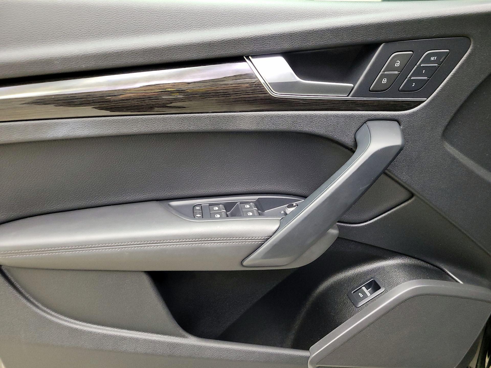 Thumbnail: 2019 Audi Q5 - 12