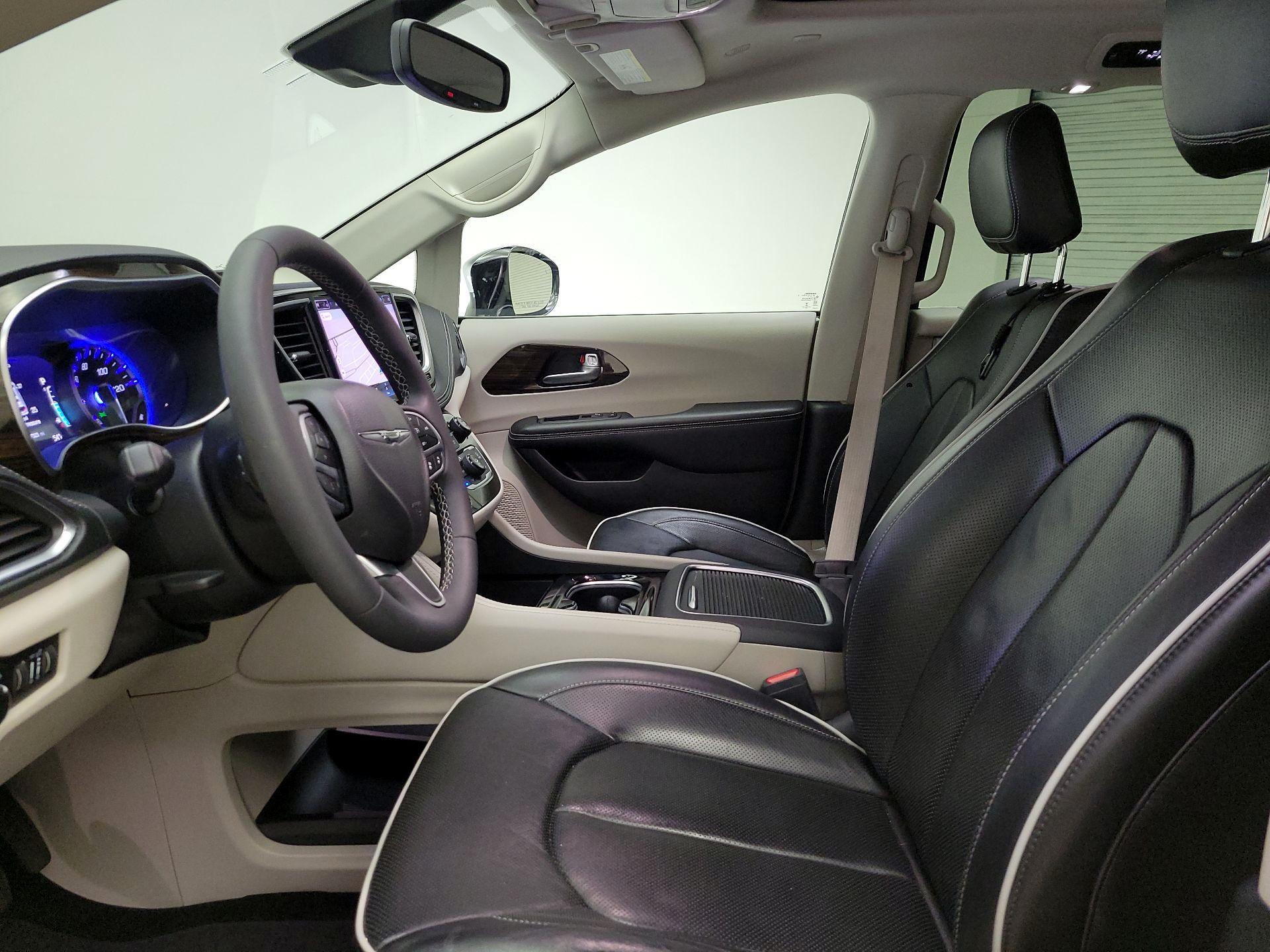 Thumbnail: 2023 Chrysler Pacifica - 11