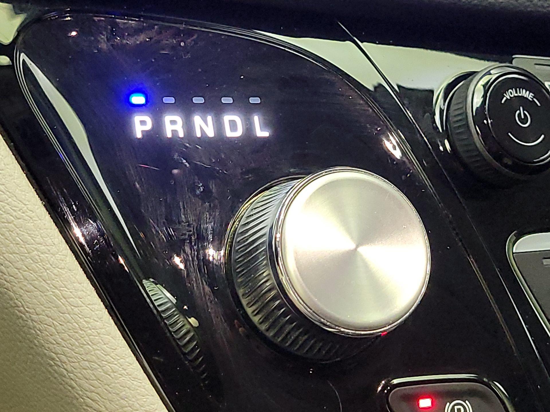 Thumbnail: 2023 Chrysler Pacifica - 18