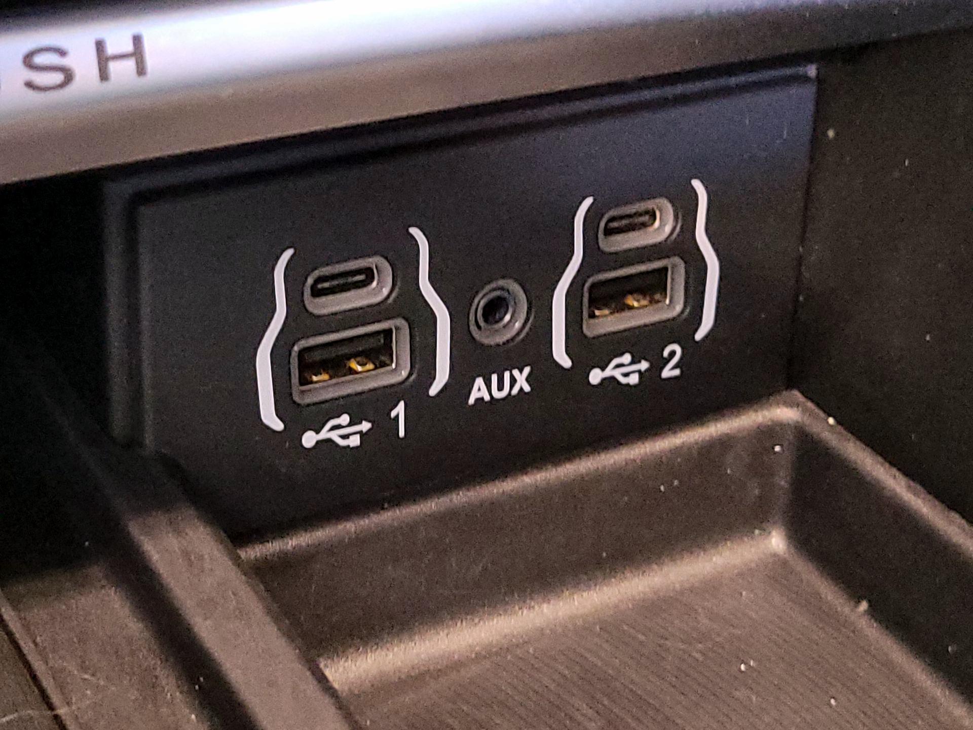 Thumbnail: 2023 Chrysler Pacifica - 19