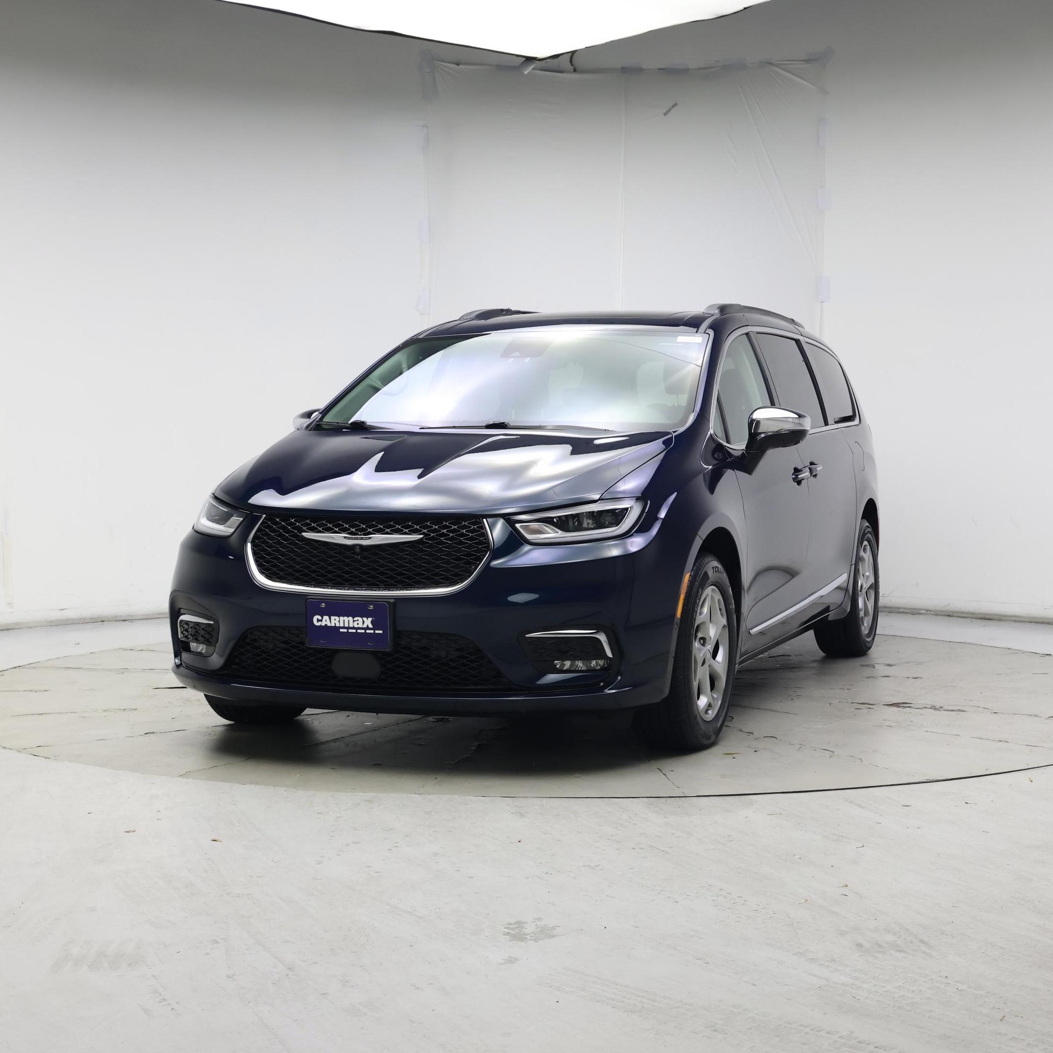 Thumbnail: 2023 Chrysler Pacifica - 4