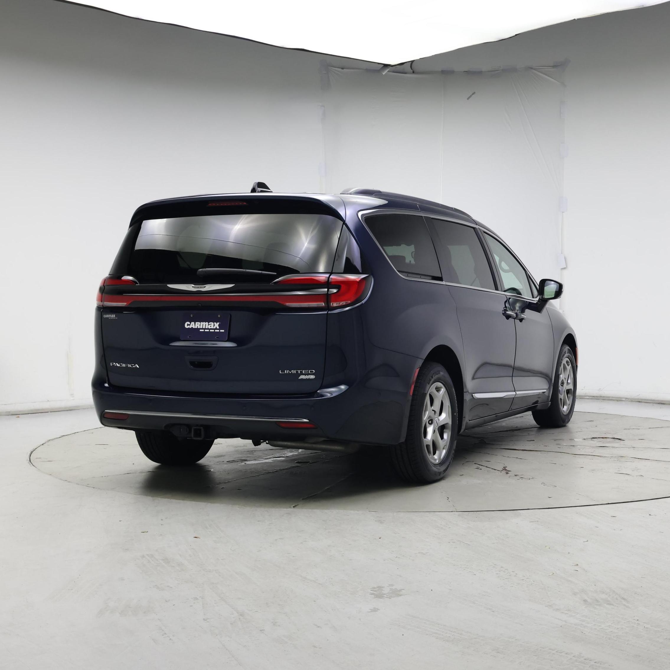 Thumbnail: 2023 Chrysler Pacifica - 8