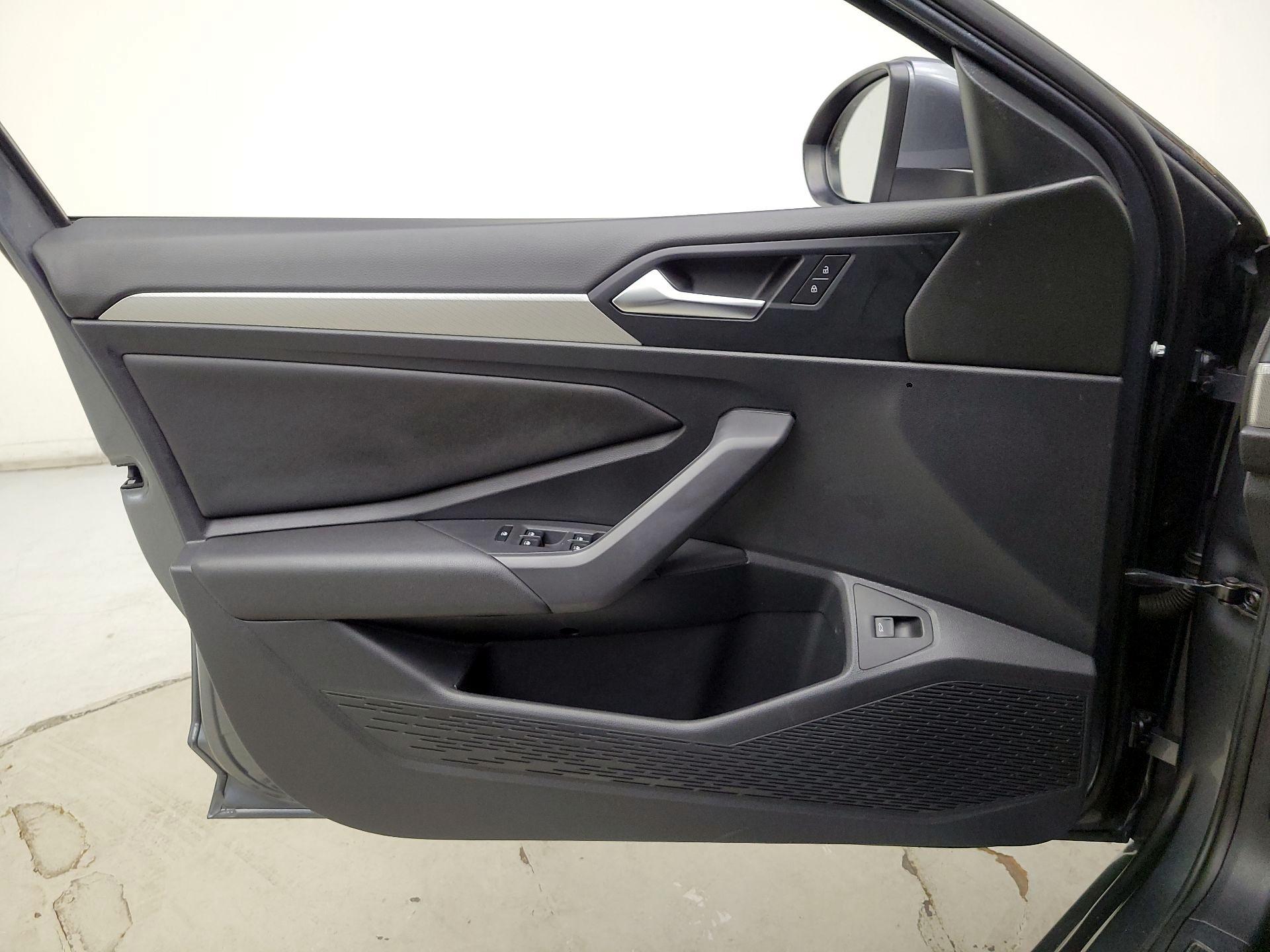 Thumbnail: 2019 Volkswagen Jetta - 12