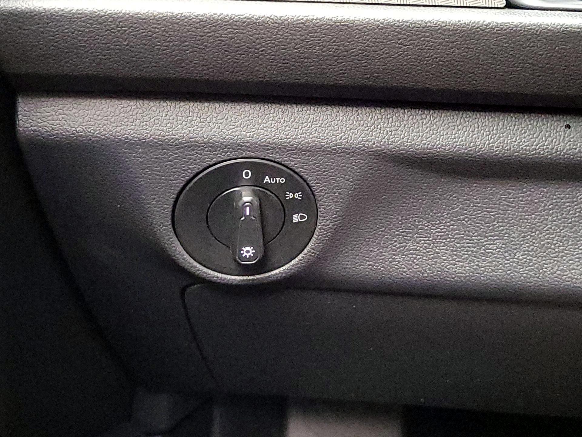 Thumbnail: 2019 Volkswagen Jetta - 13