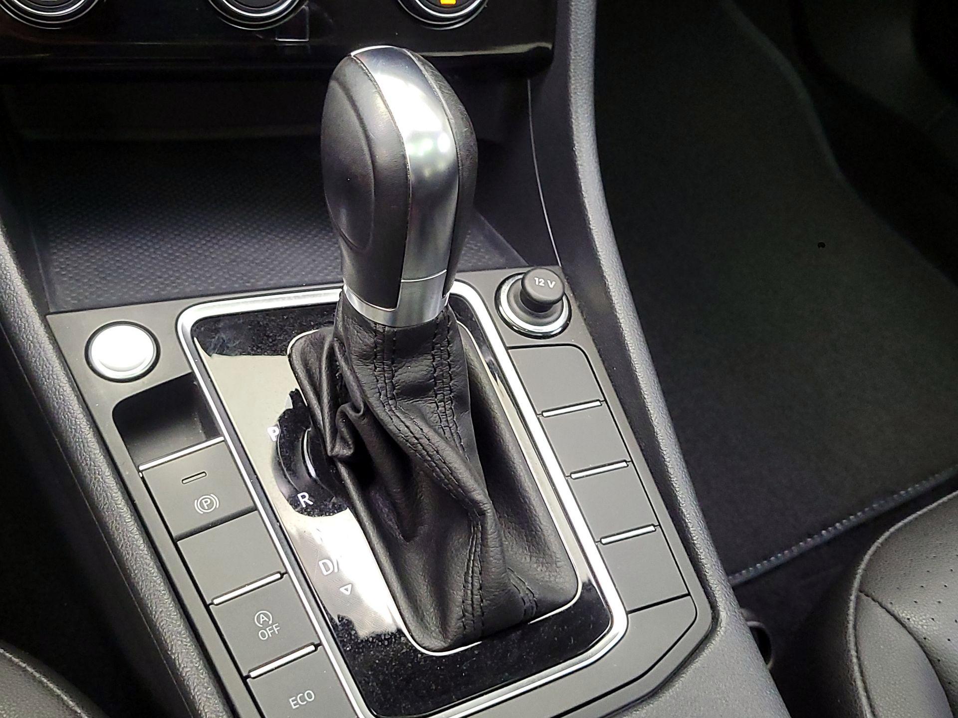 Thumbnail: 2019 Volkswagen Jetta - 17