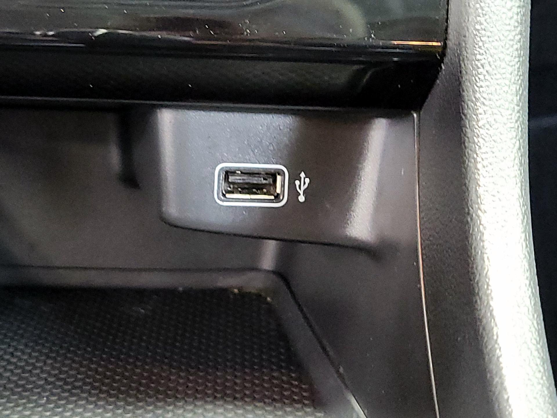 Thumbnail: 2019 Volkswagen Jetta - 18