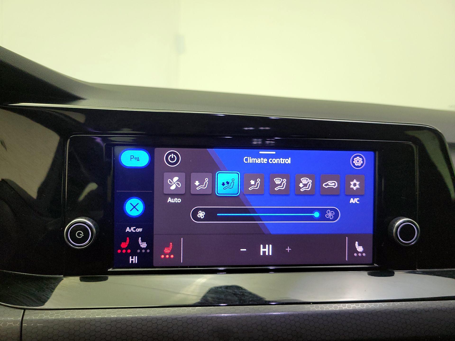 Thumbnail: 2024 Volkswagen Golf - 16