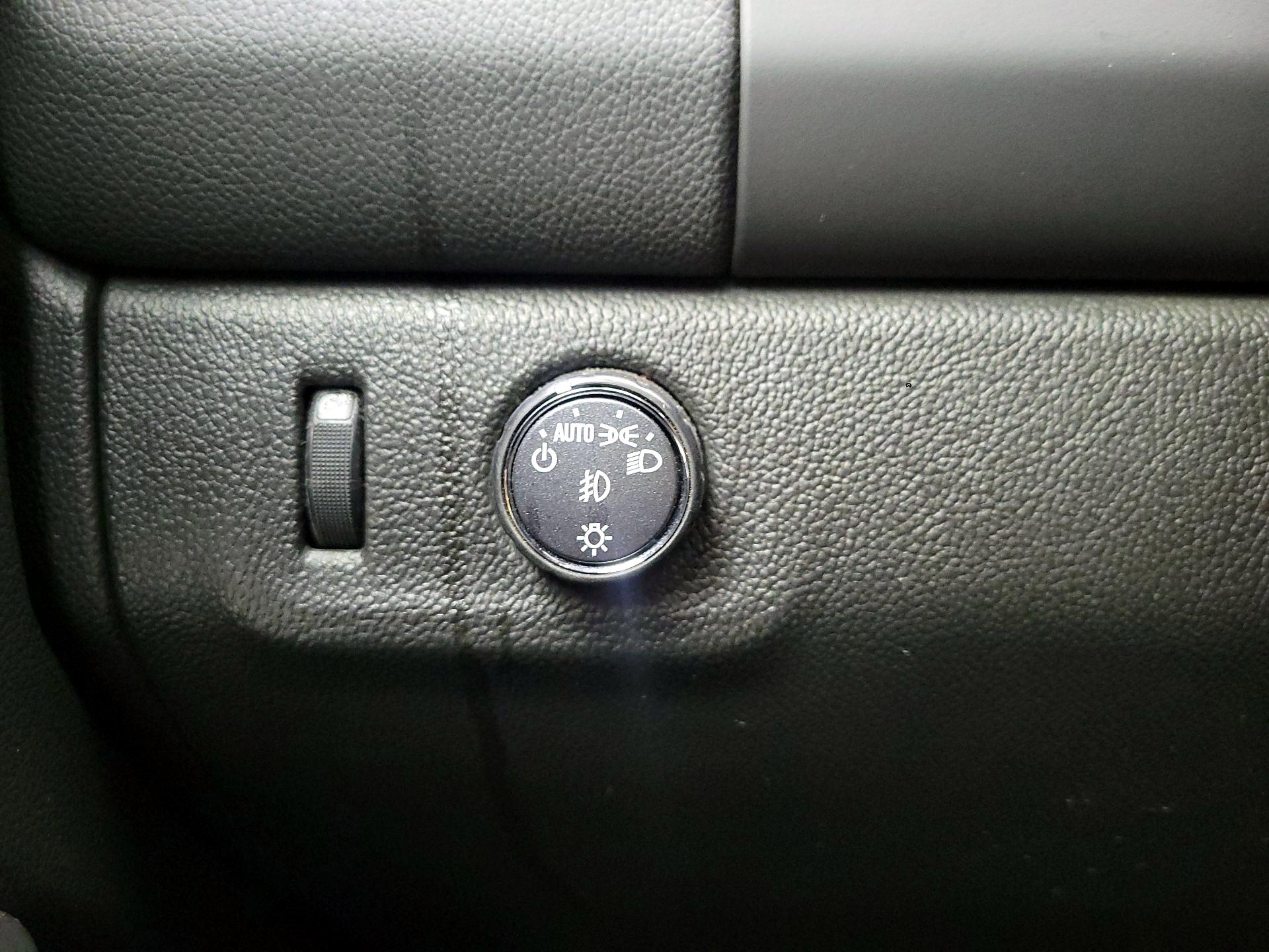 Thumbnail: 2022 Chevrolet Colorado - 13