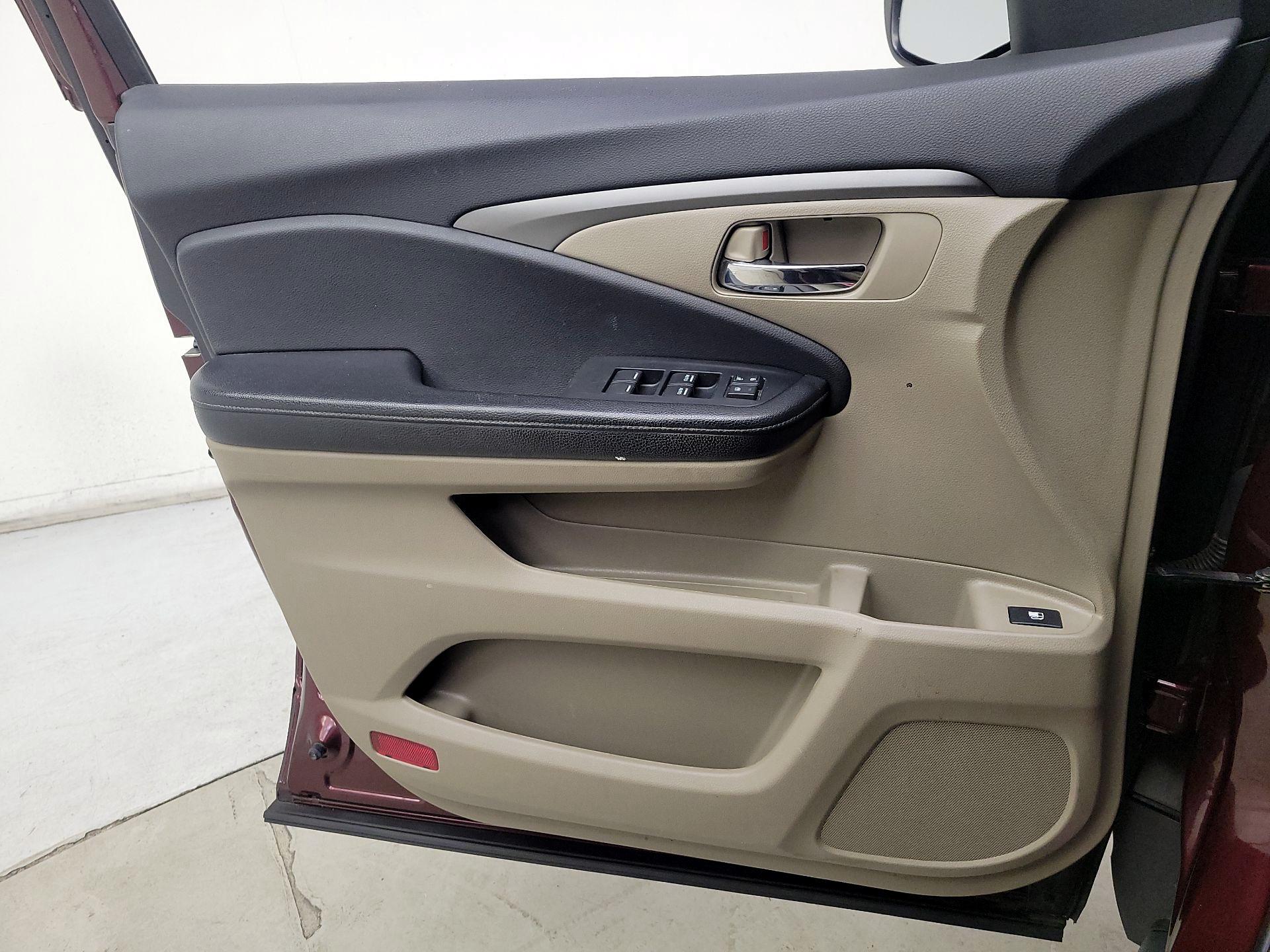 Thumbnail: 2019 Honda Ridgeline - 12