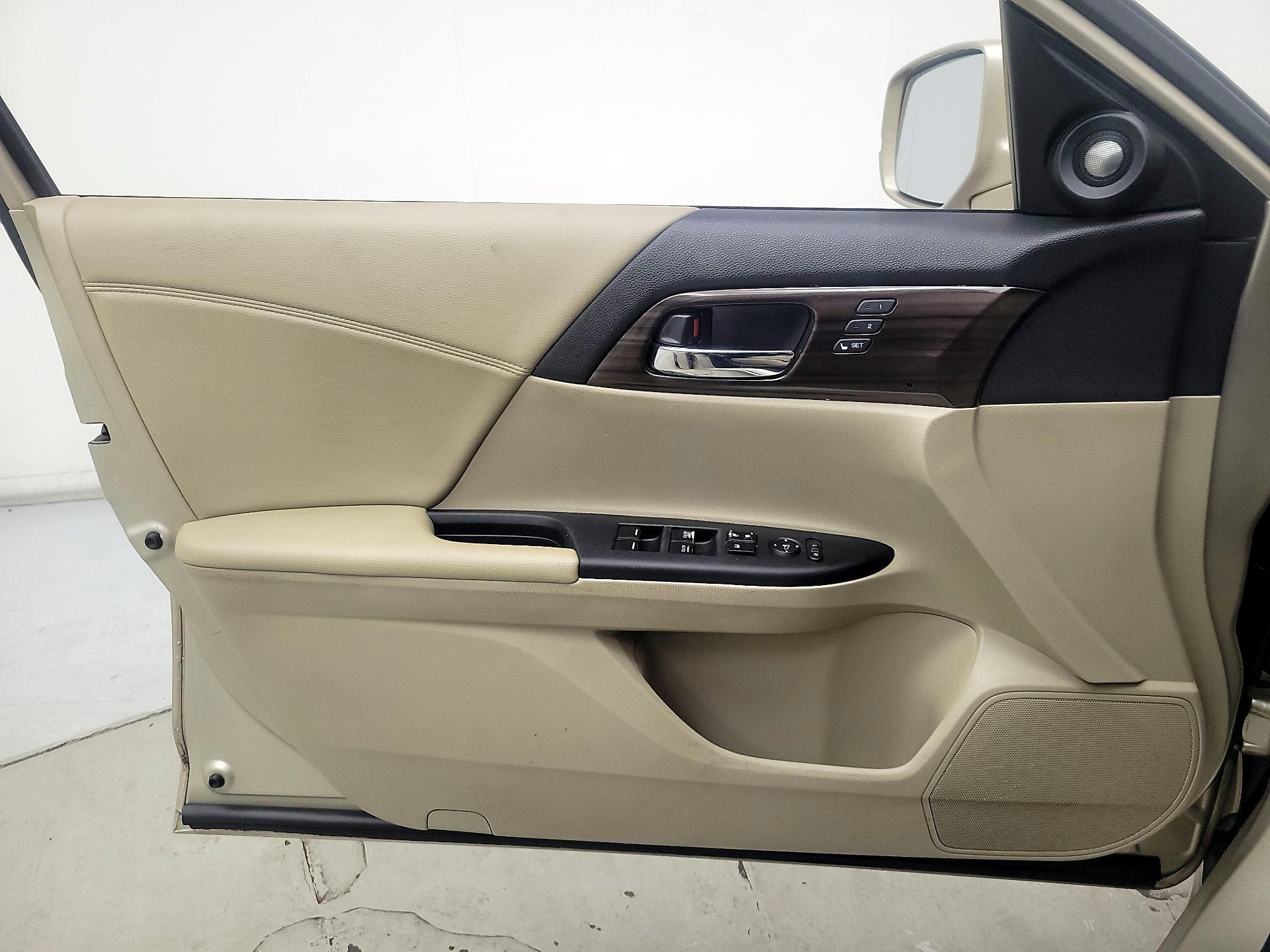 Thumbnail: 2016 Honda Accord - 12