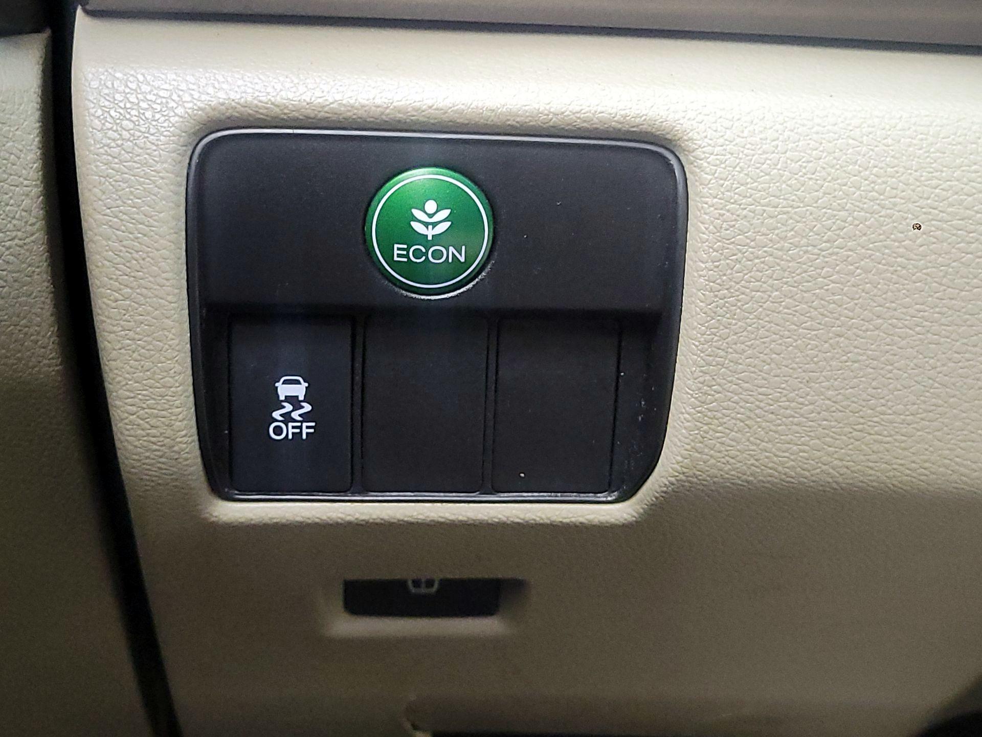 Thumbnail: 2016 Honda Accord - 13