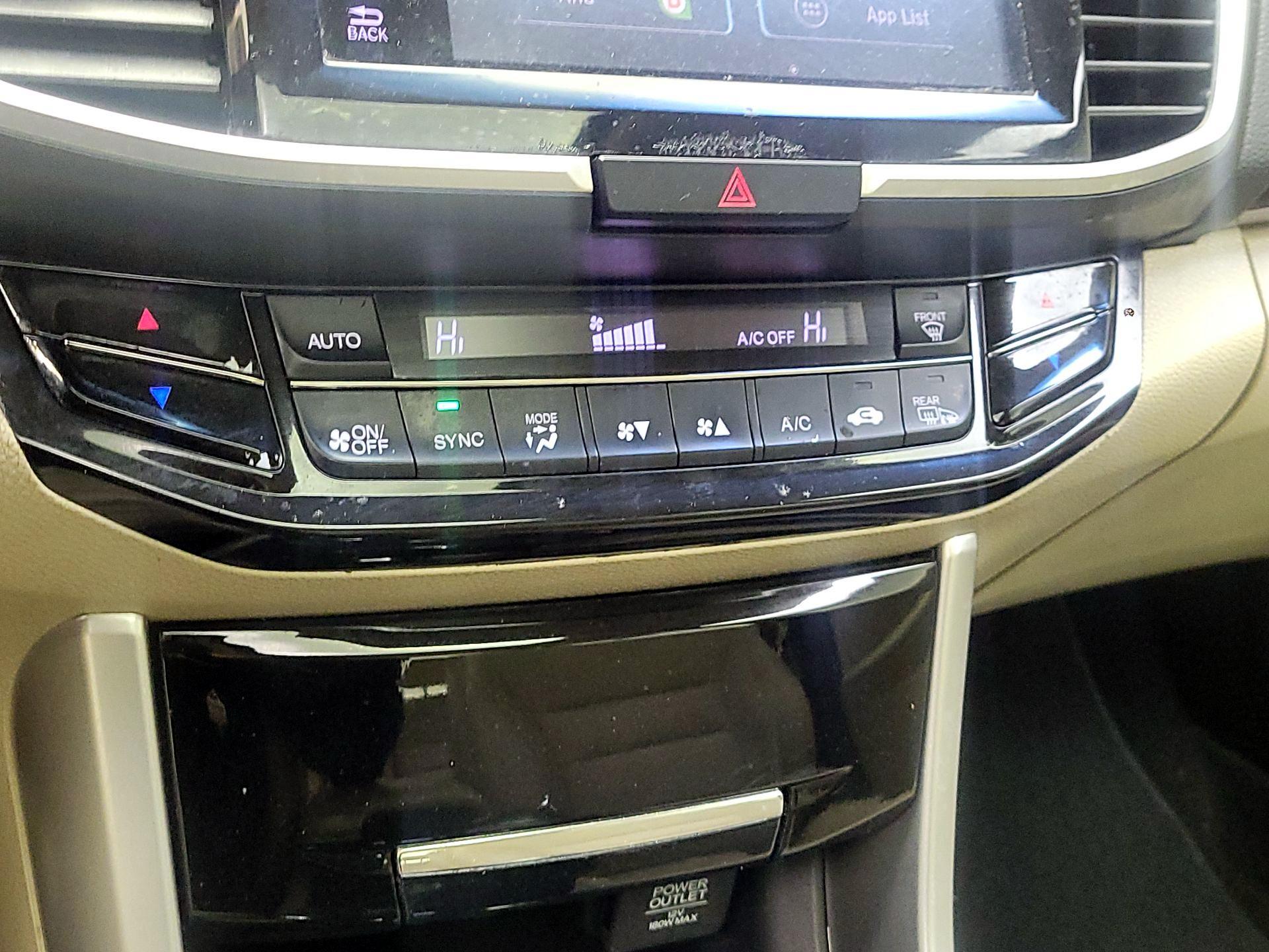 Thumbnail: 2016 Honda Accord - 16