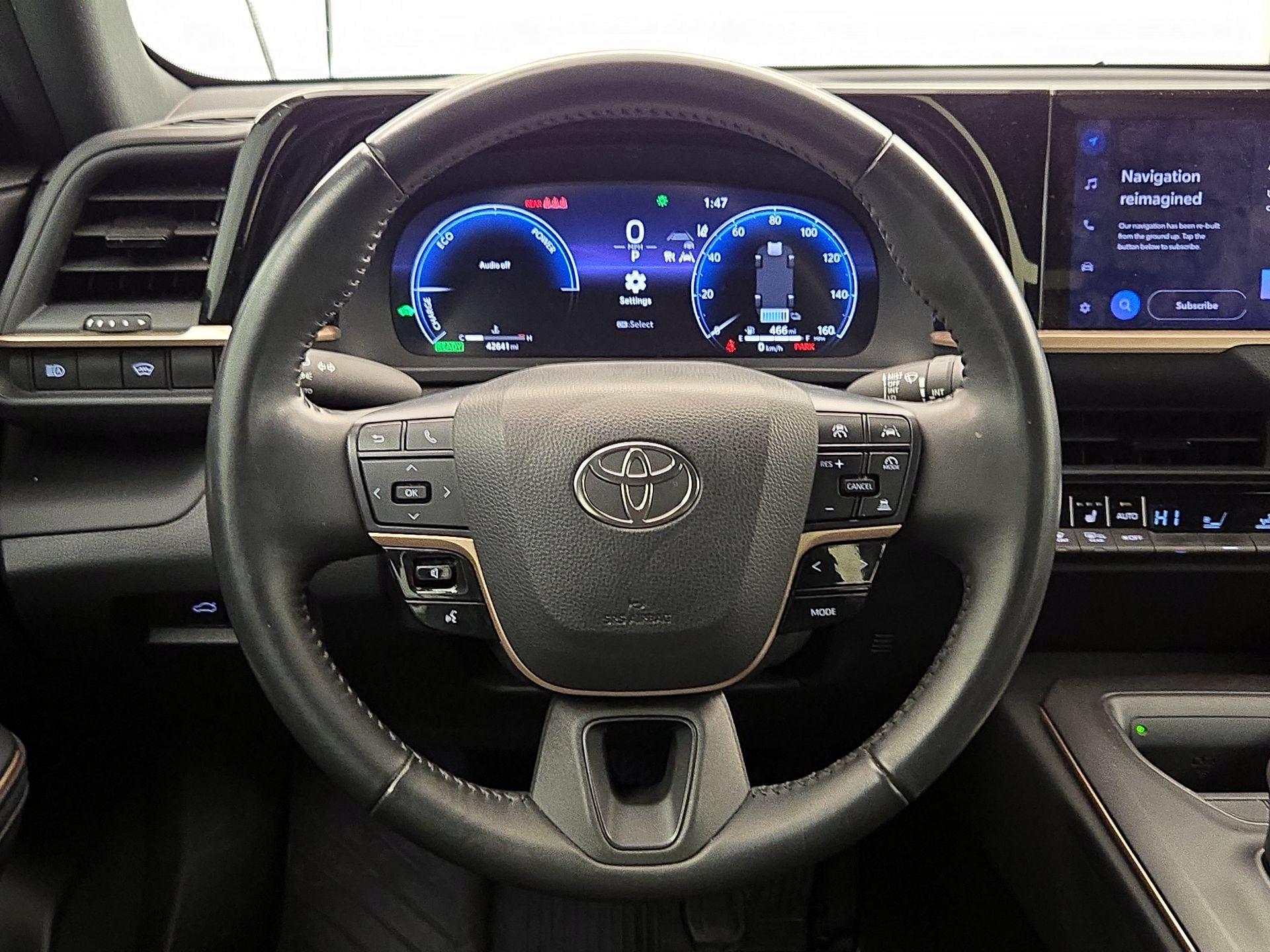 Thumbnail: 2023 Toyota Crown - 10