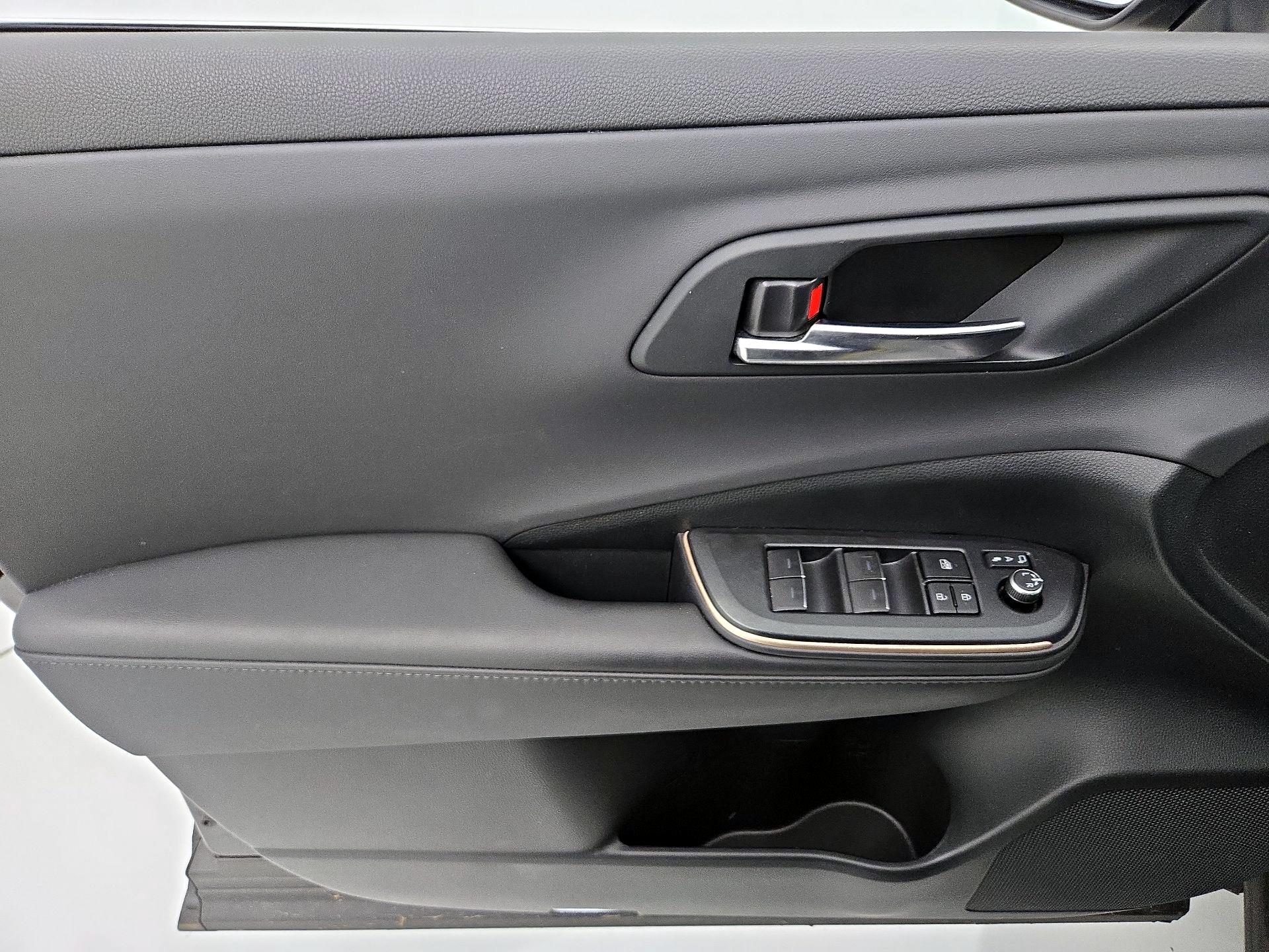 Thumbnail: 2023 Toyota Crown - 12