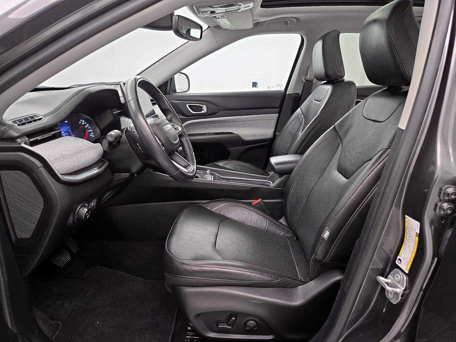 Thumbnail: 2022 Jeep Compass - 11