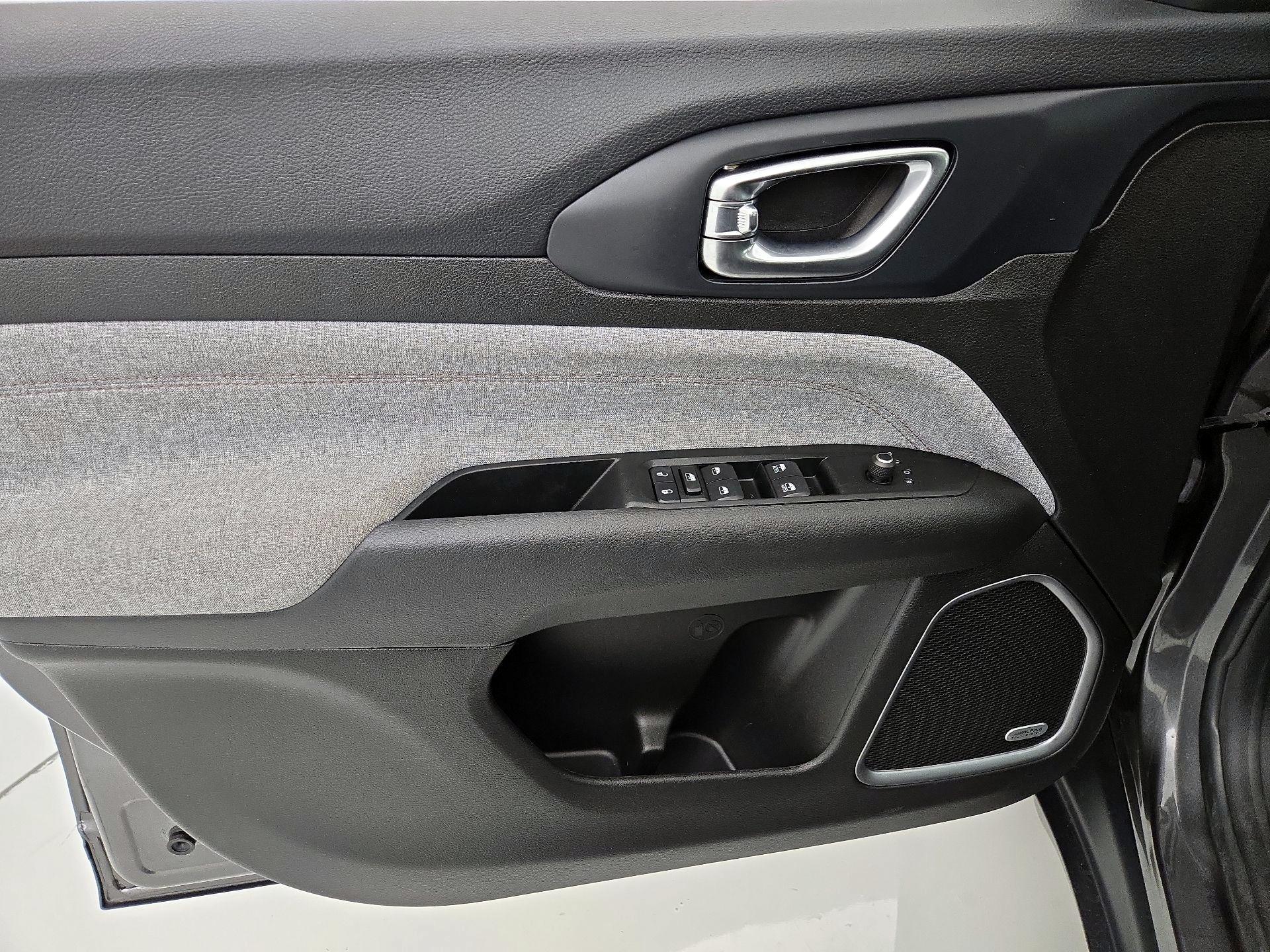 Thumbnail: 2022 Jeep Compass - 12