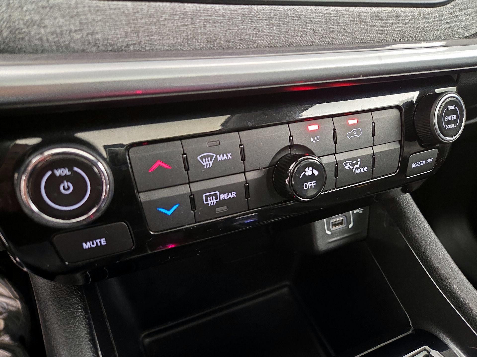 Thumbnail: 2022 Jeep Compass - 16