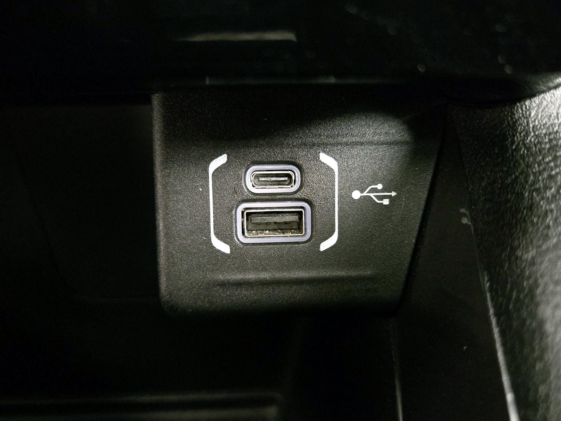 Thumbnail: 2022 Jeep Compass - 18