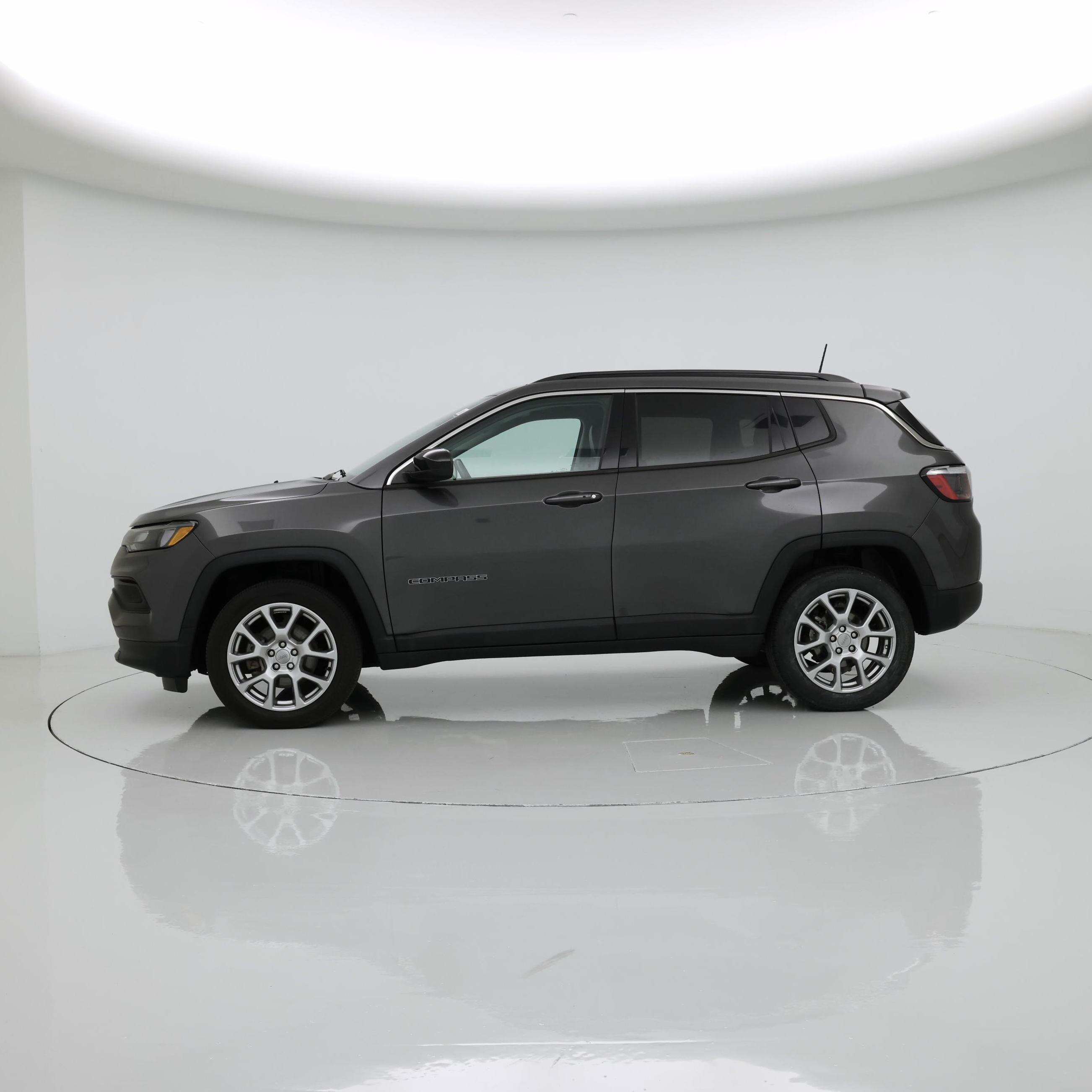 Thumbnail: 2022 Jeep Compass - 3