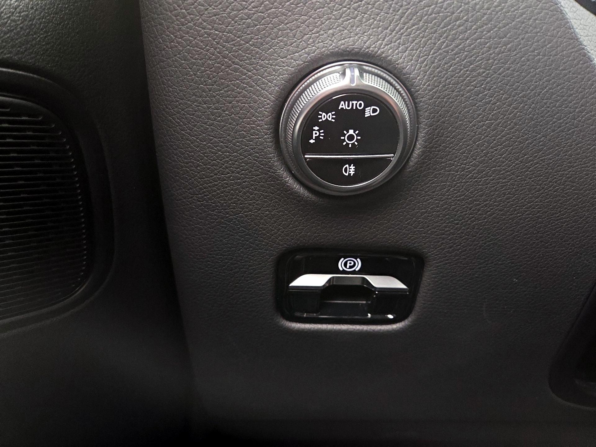 Thumbnail: 2024 Mercedes-Benz GLC - 13