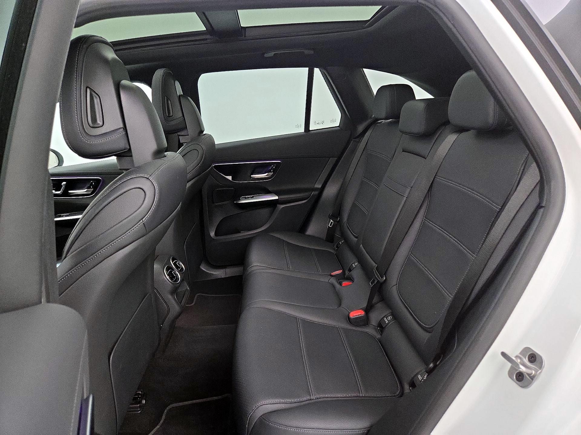 Thumbnail: 2024 Mercedes-Benz GLC - 20