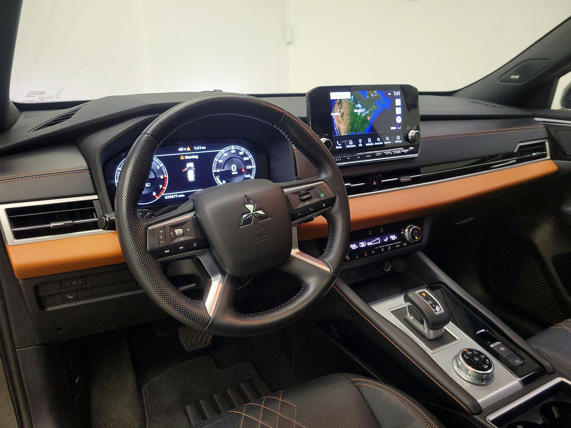 Thumbnail: 2022 Mitsubishi Outlander - 9