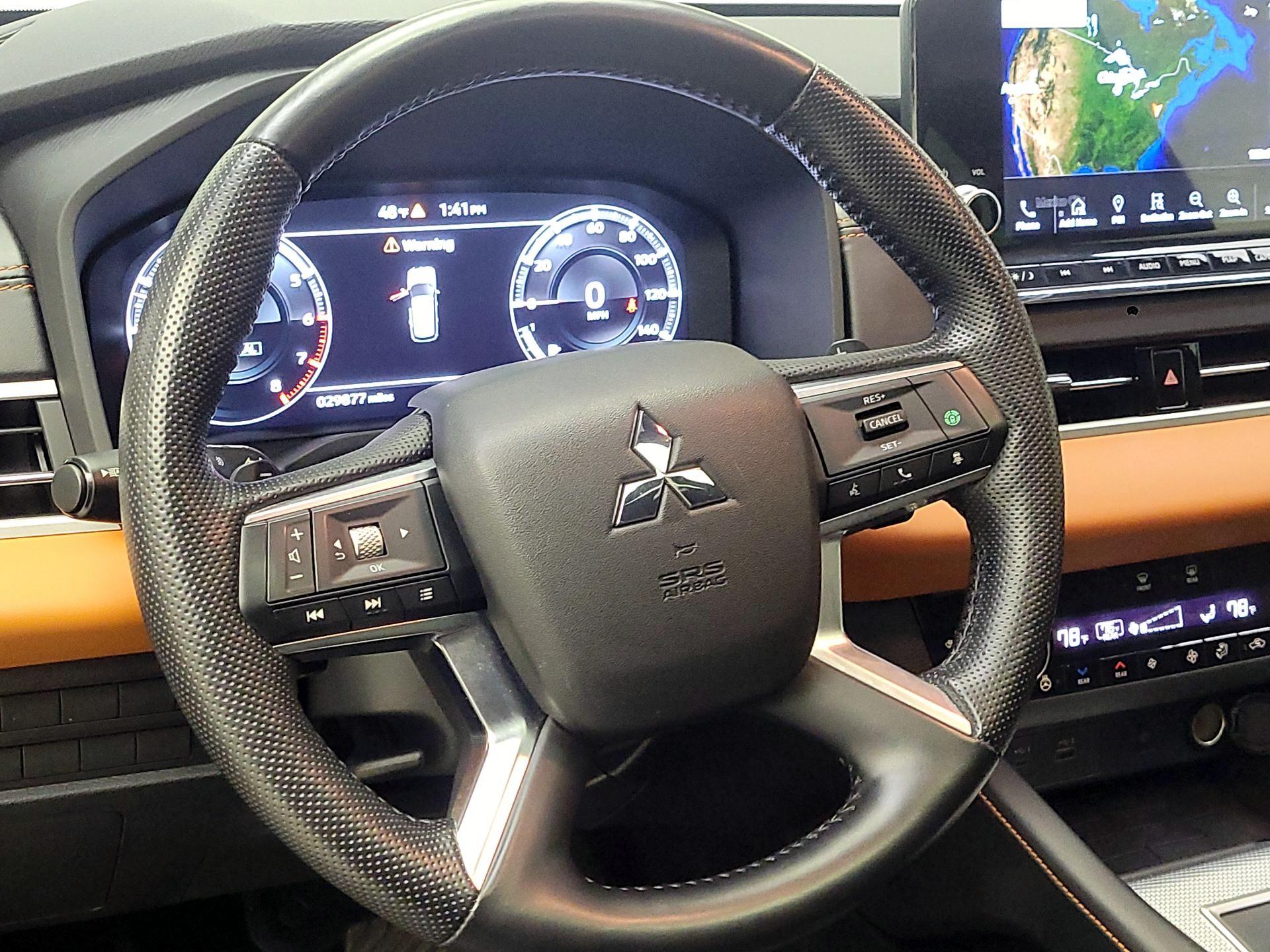 Thumbnail: 2022 Mitsubishi Outlander - 10