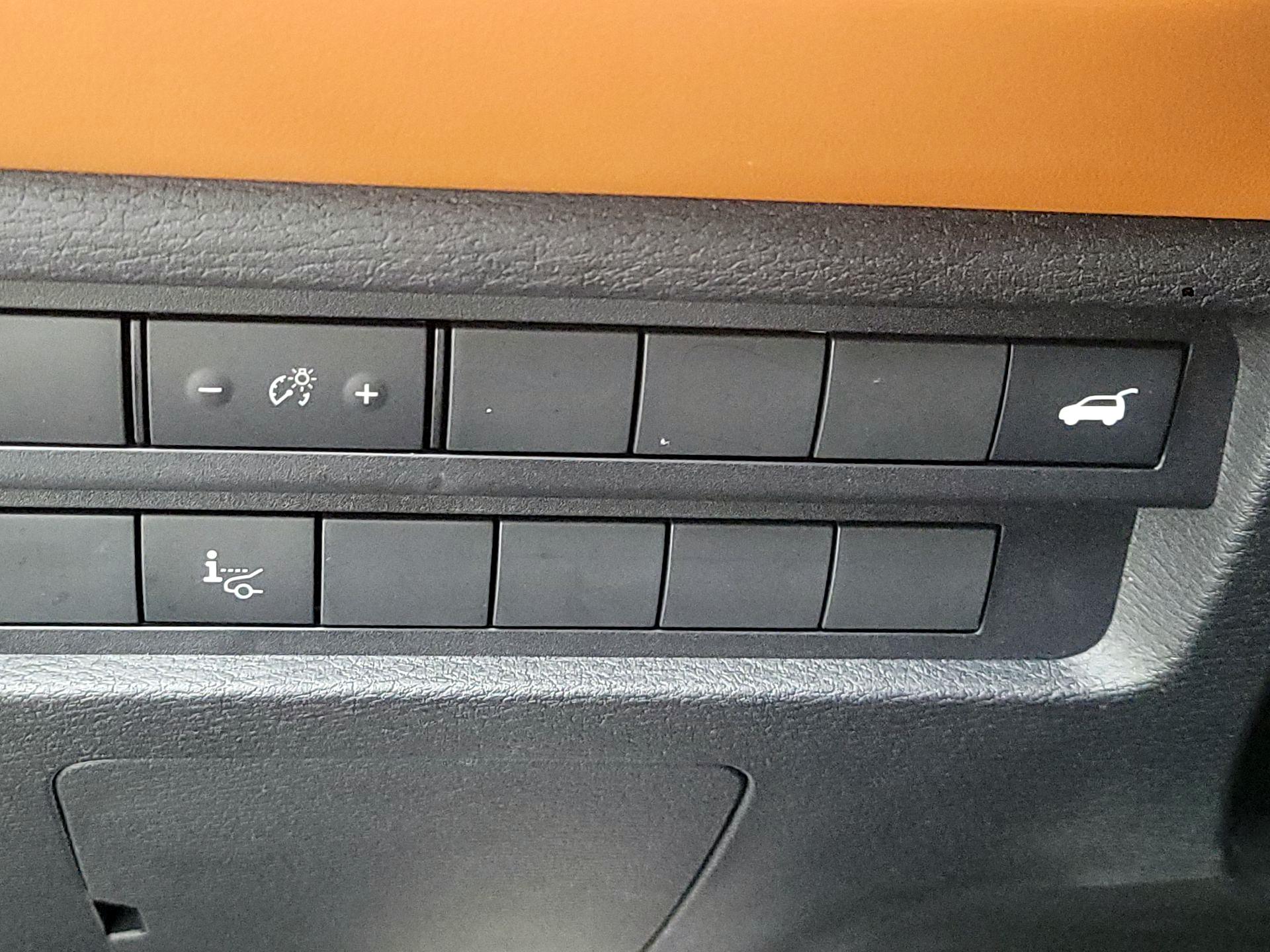 Thumbnail: 2022 Mitsubishi Outlander - 13