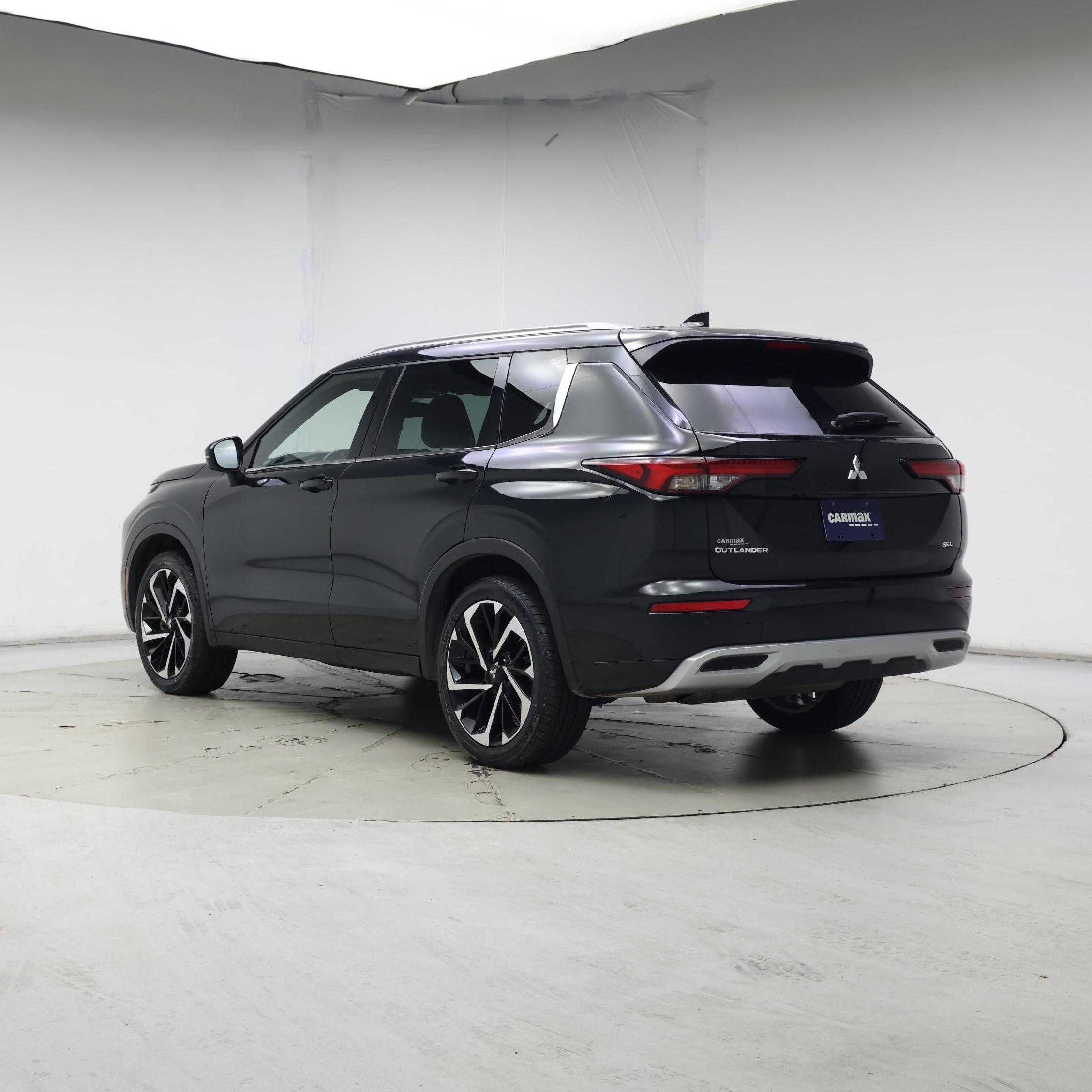 Thumbnail: 2022 Mitsubishi Outlander - 2