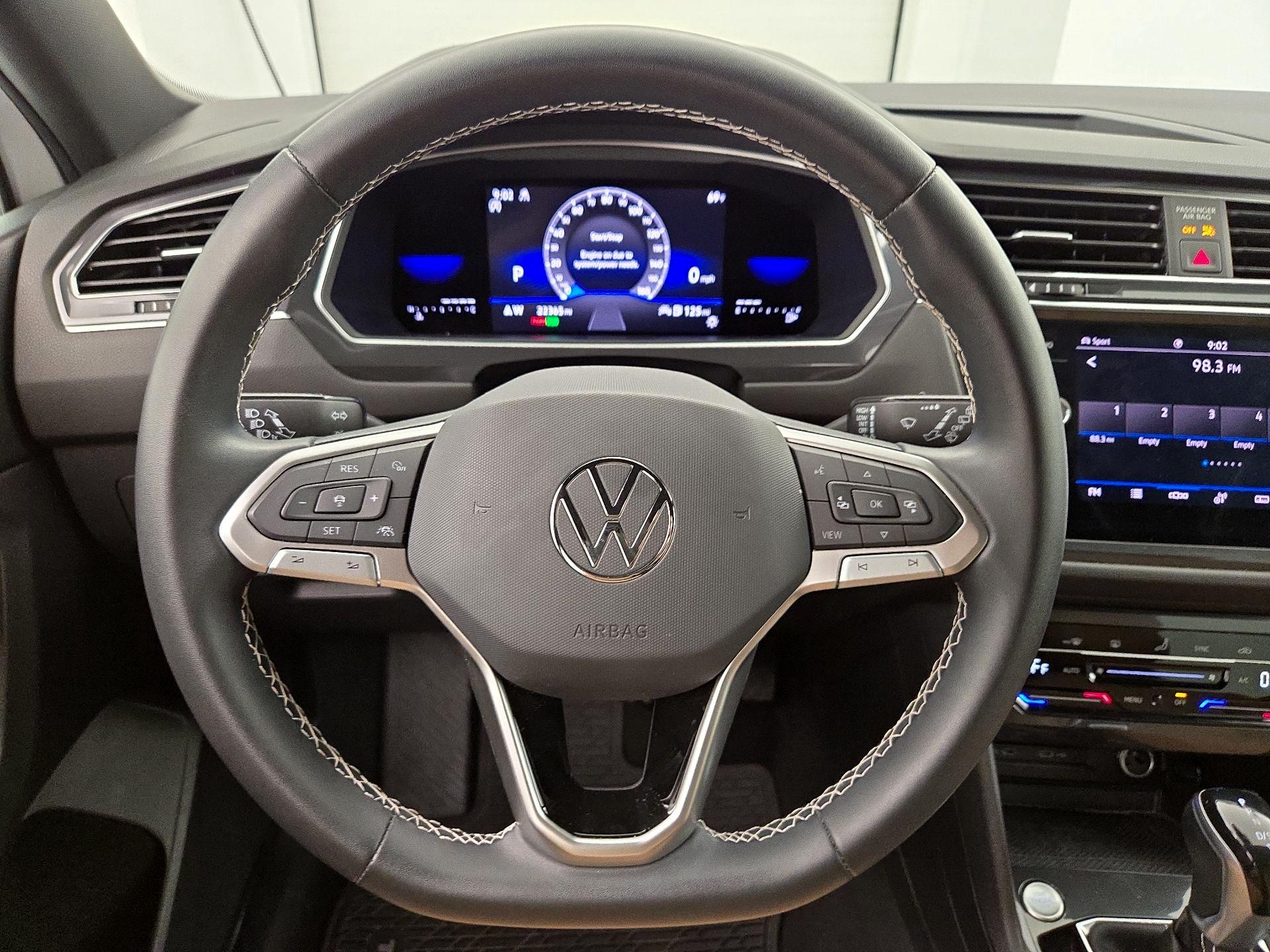 Thumbnail: 2022 Volkswagen Tiguan - 10