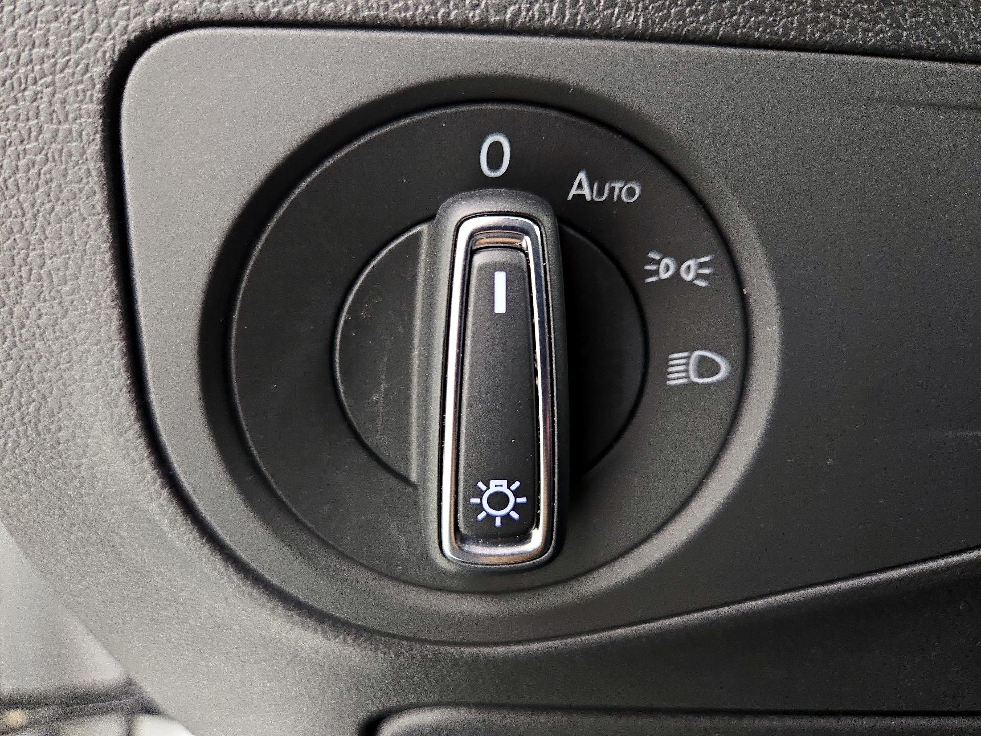 Thumbnail: 2022 Volkswagen Tiguan - 13