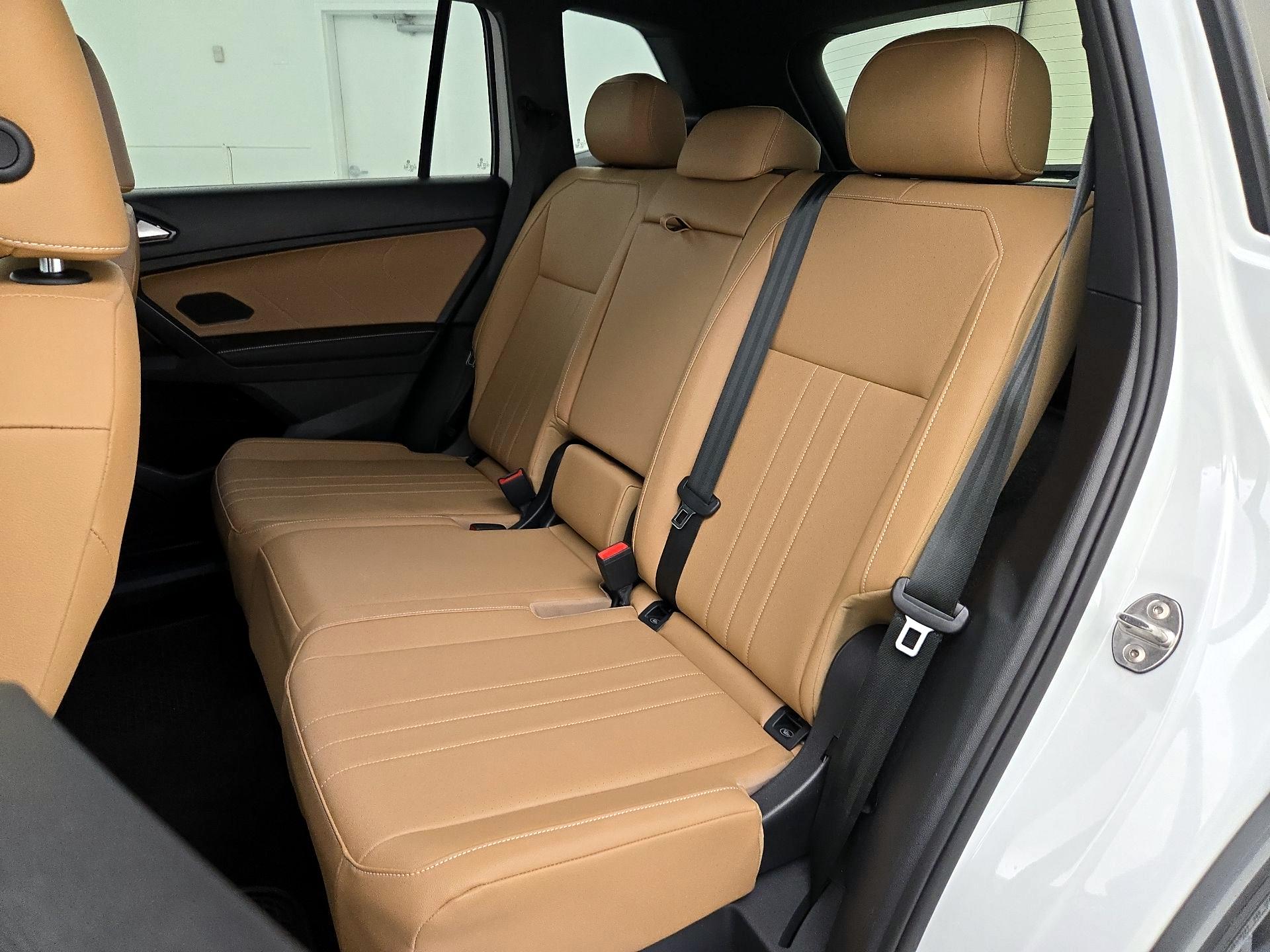 Thumbnail: 2022 Volkswagen Tiguan - 19