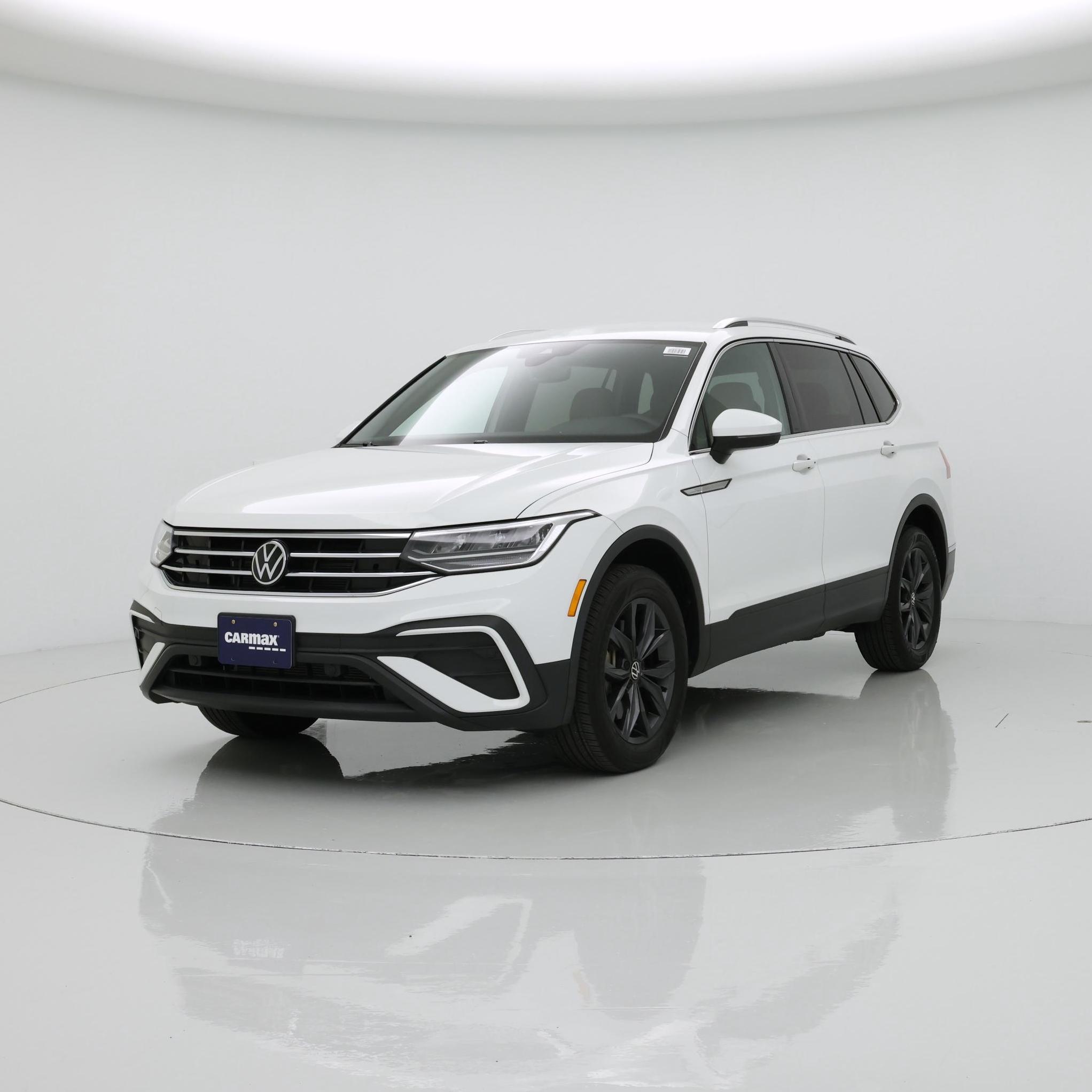 Thumbnail: 2022 Volkswagen Tiguan - 4