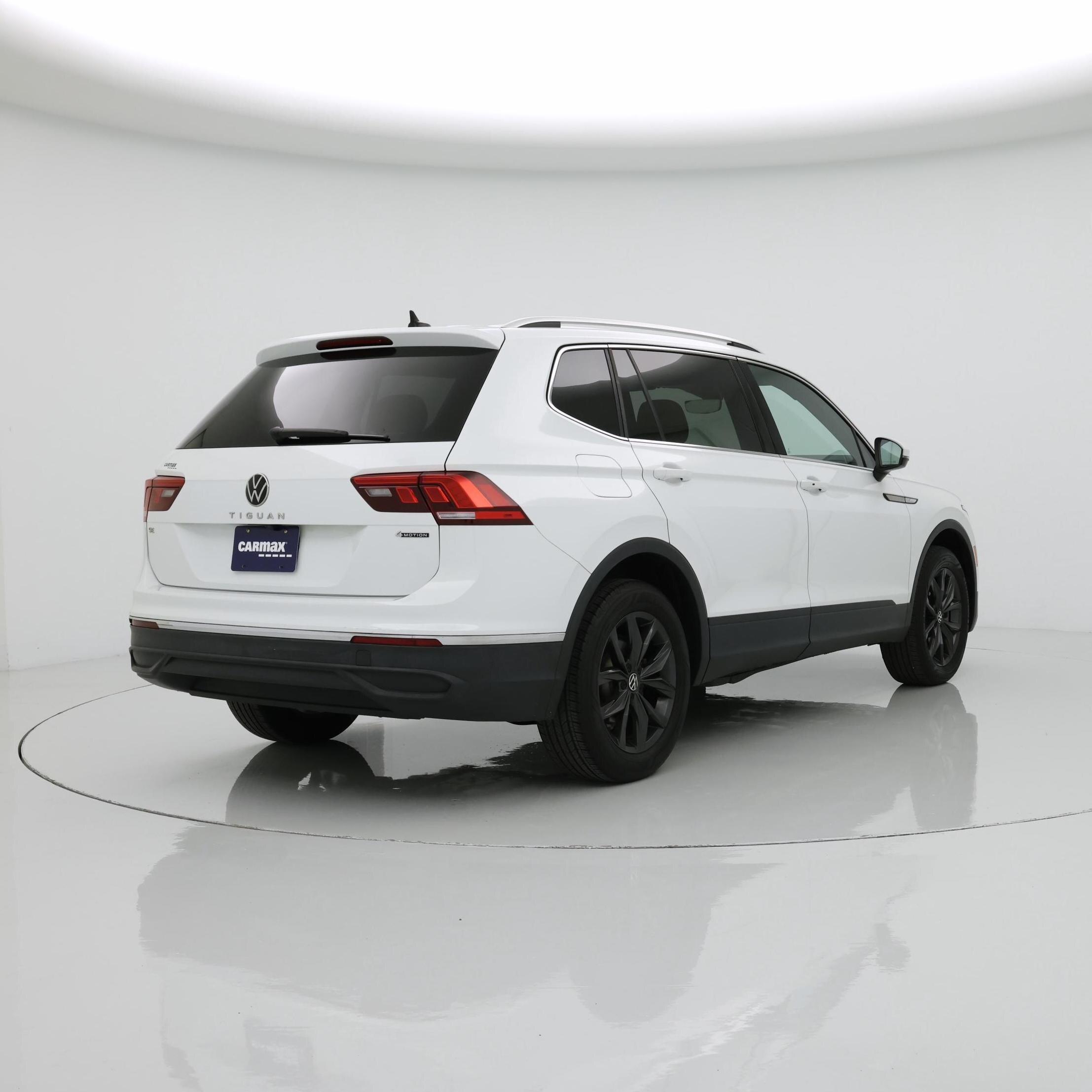 Thumbnail: 2022 Volkswagen Tiguan - 8