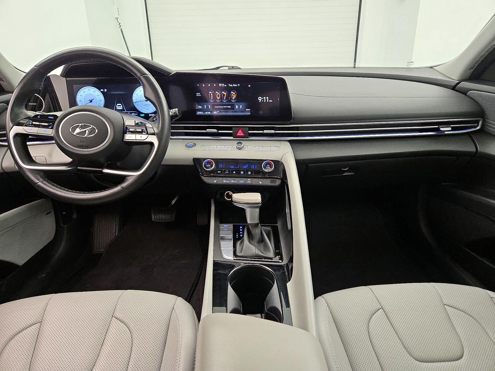 Thumbnail: 2022 Hyundai Elantra - 9