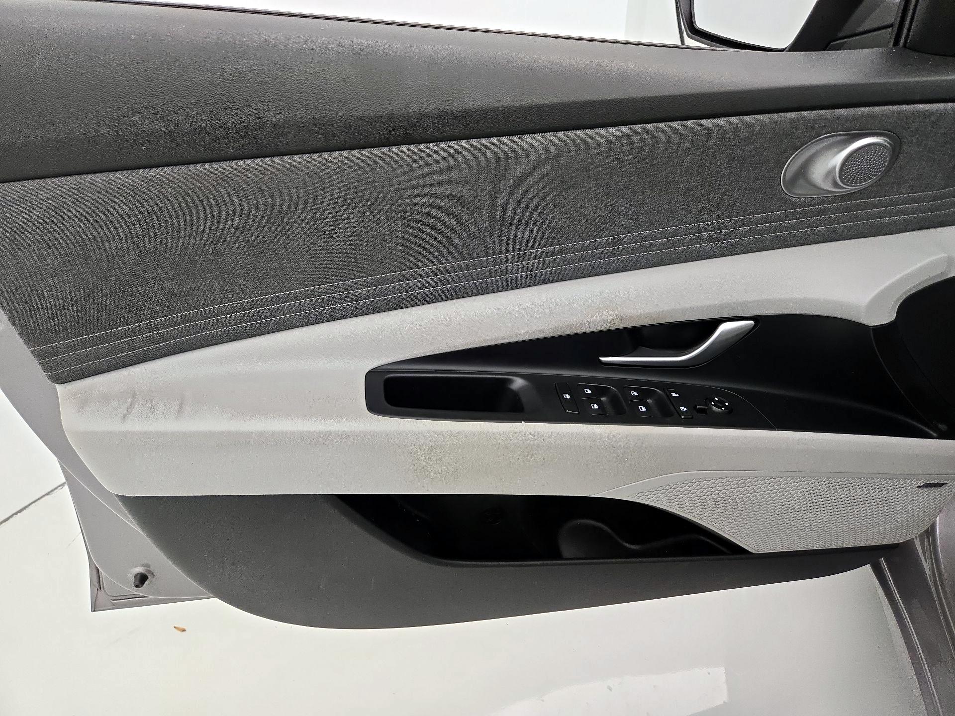 Thumbnail: 2022 Hyundai Elantra - 12