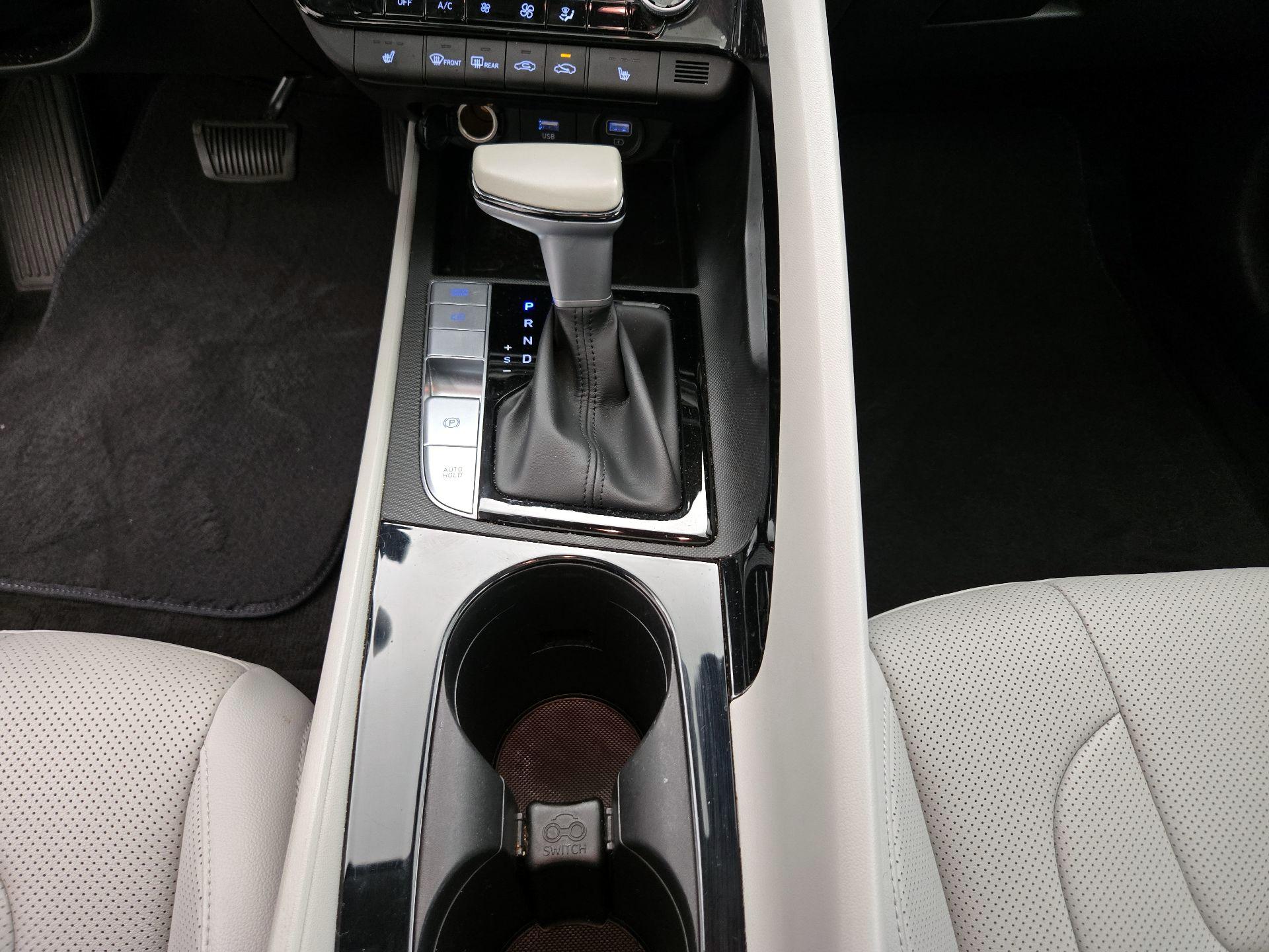 Thumbnail: 2022 Hyundai Elantra - 18