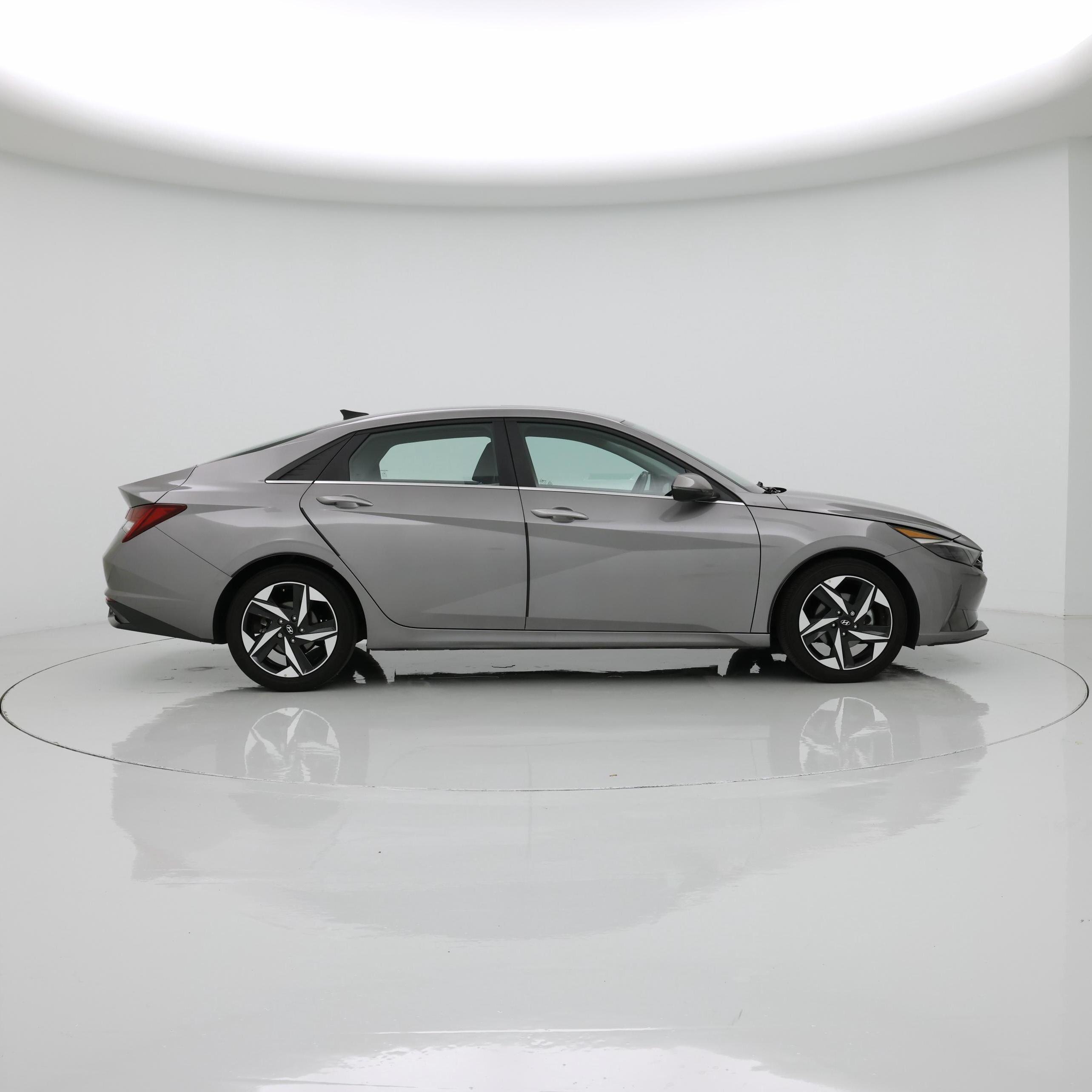 Thumbnail: 2022 Hyundai Elantra - 7