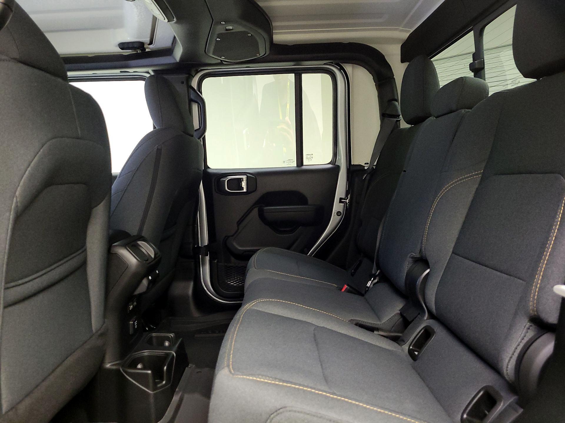 Thumbnail: 2024 Jeep Gladiator - 20