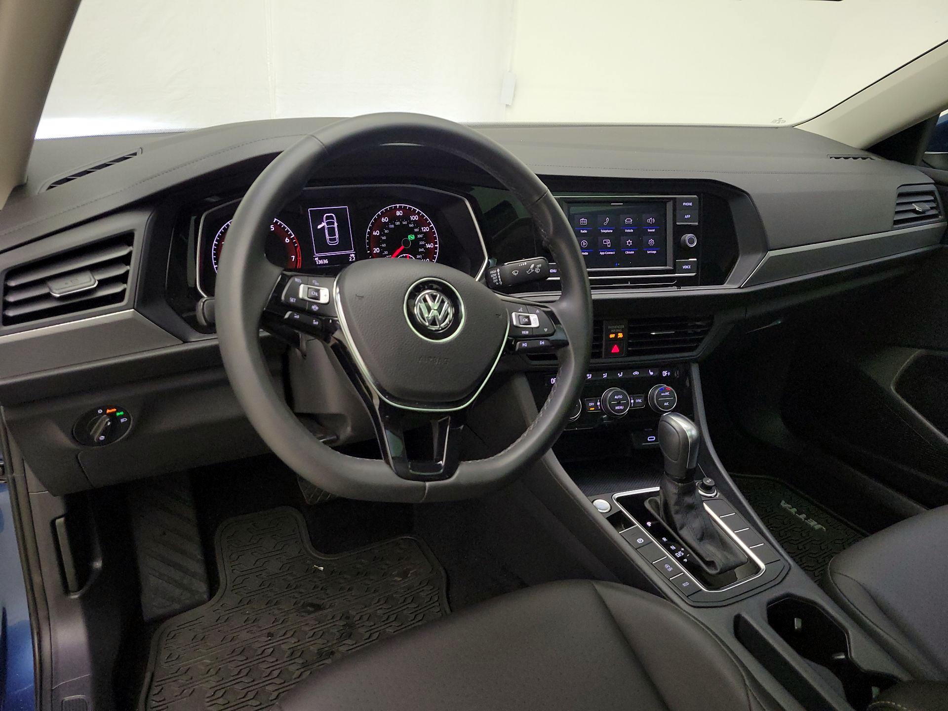 Thumbnail: 2020 Volkswagen Jetta - 9