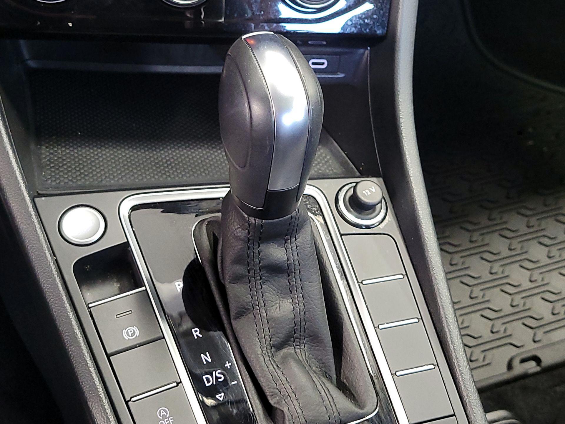 Thumbnail: 2020 Volkswagen Jetta - 17