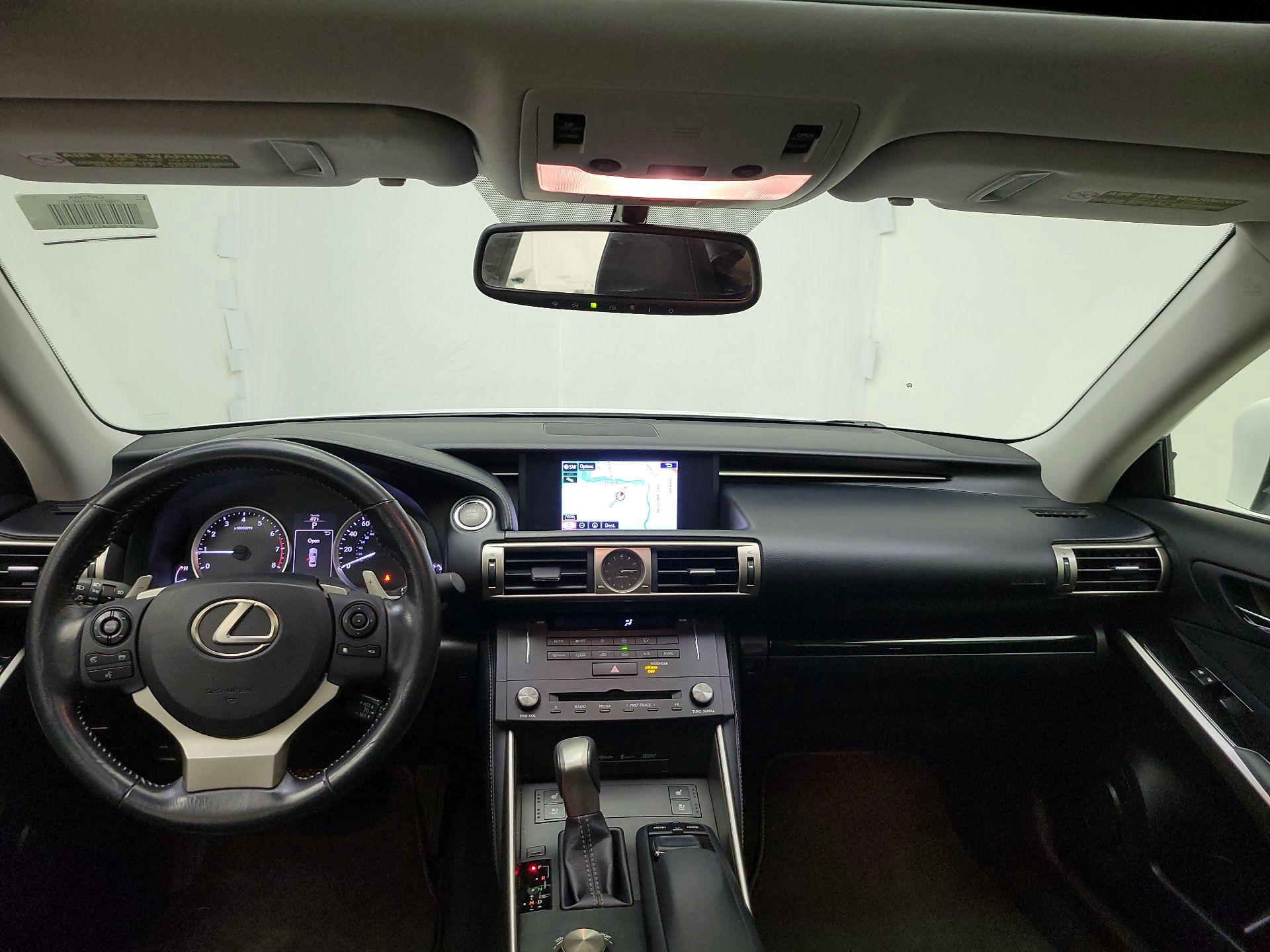 Thumbnail: 2015 Lexus IS - 9