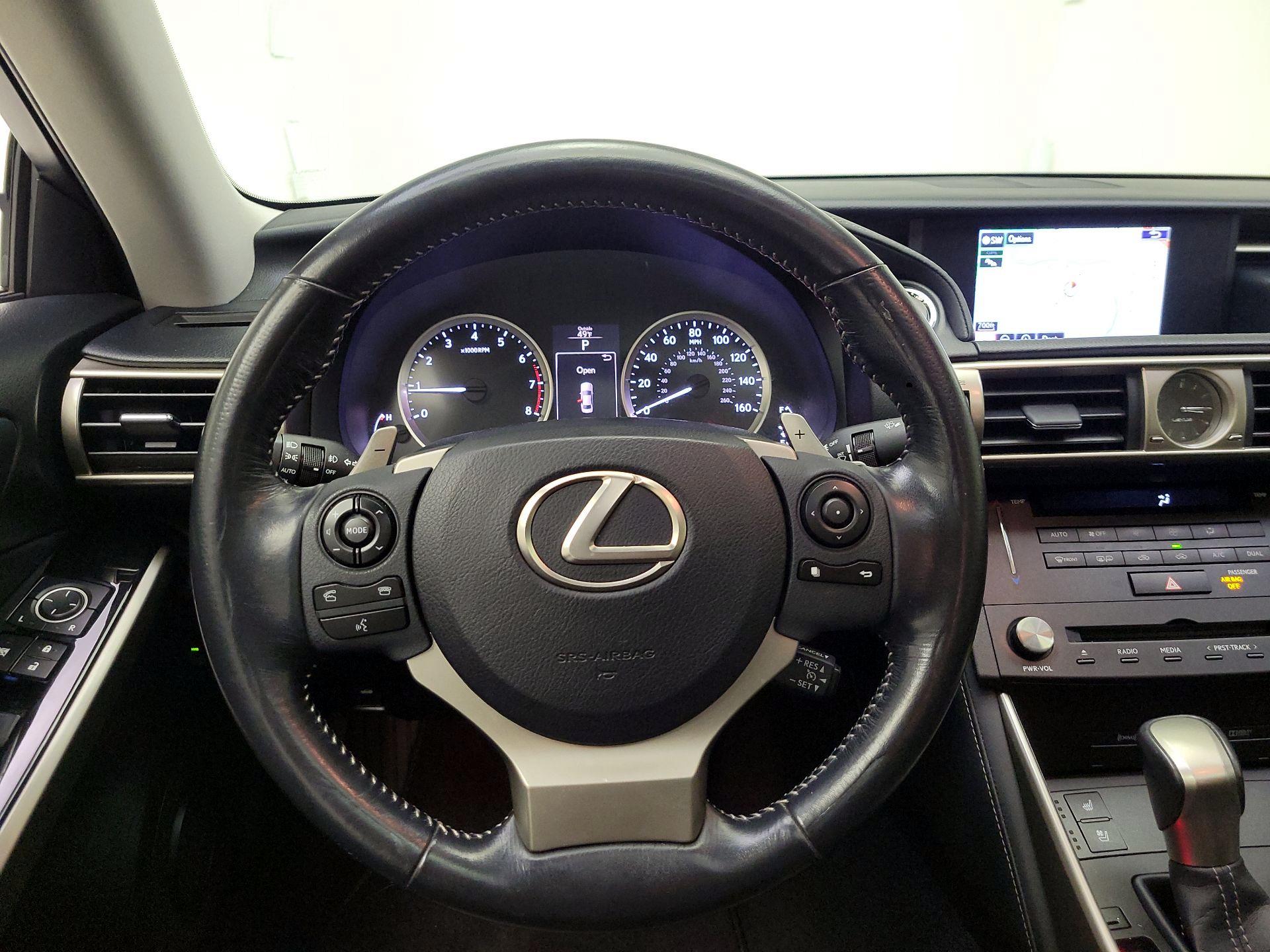 Thumbnail: 2015 Lexus IS - 10