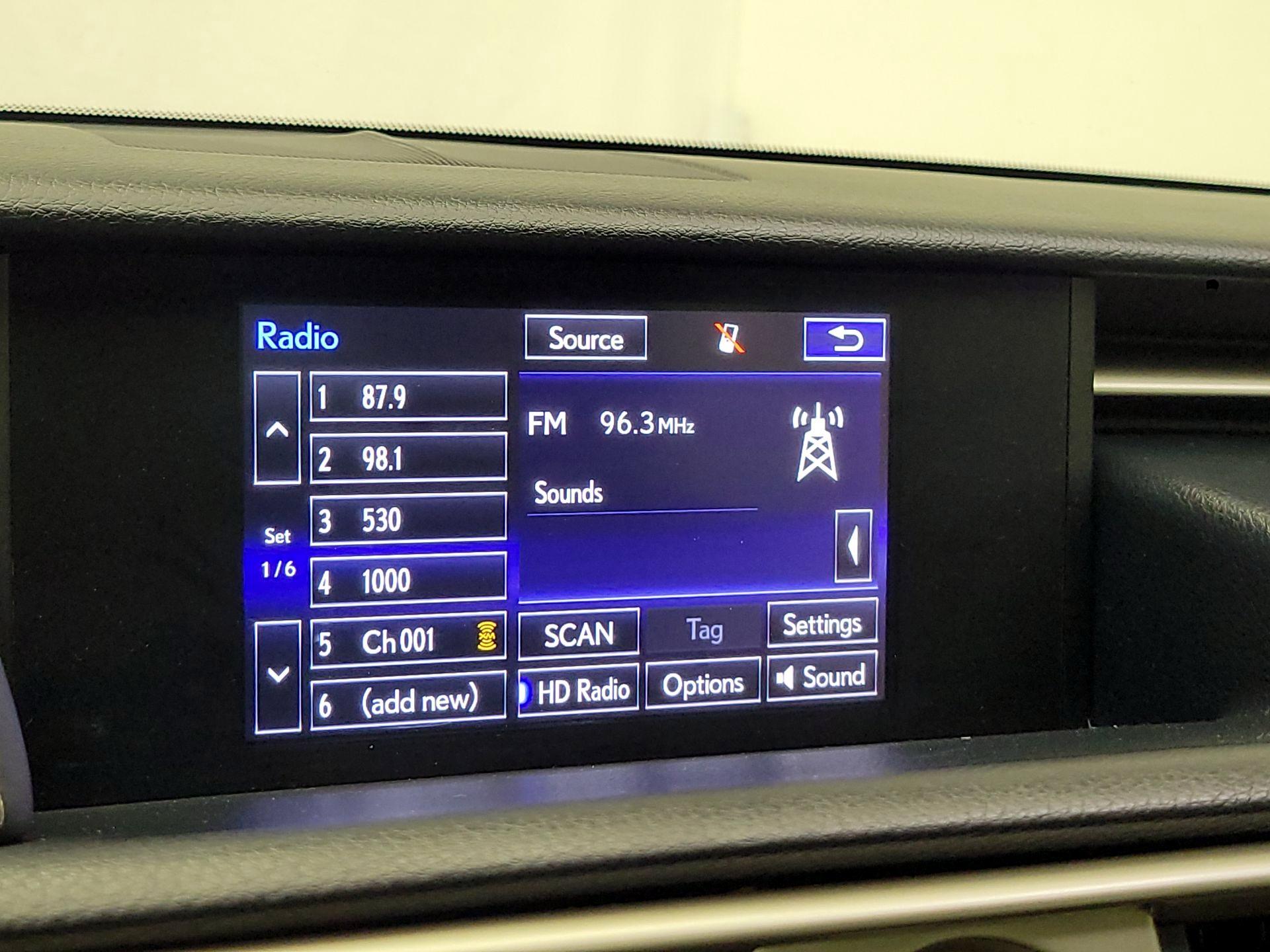 Thumbnail: 2015 Lexus IS - 16