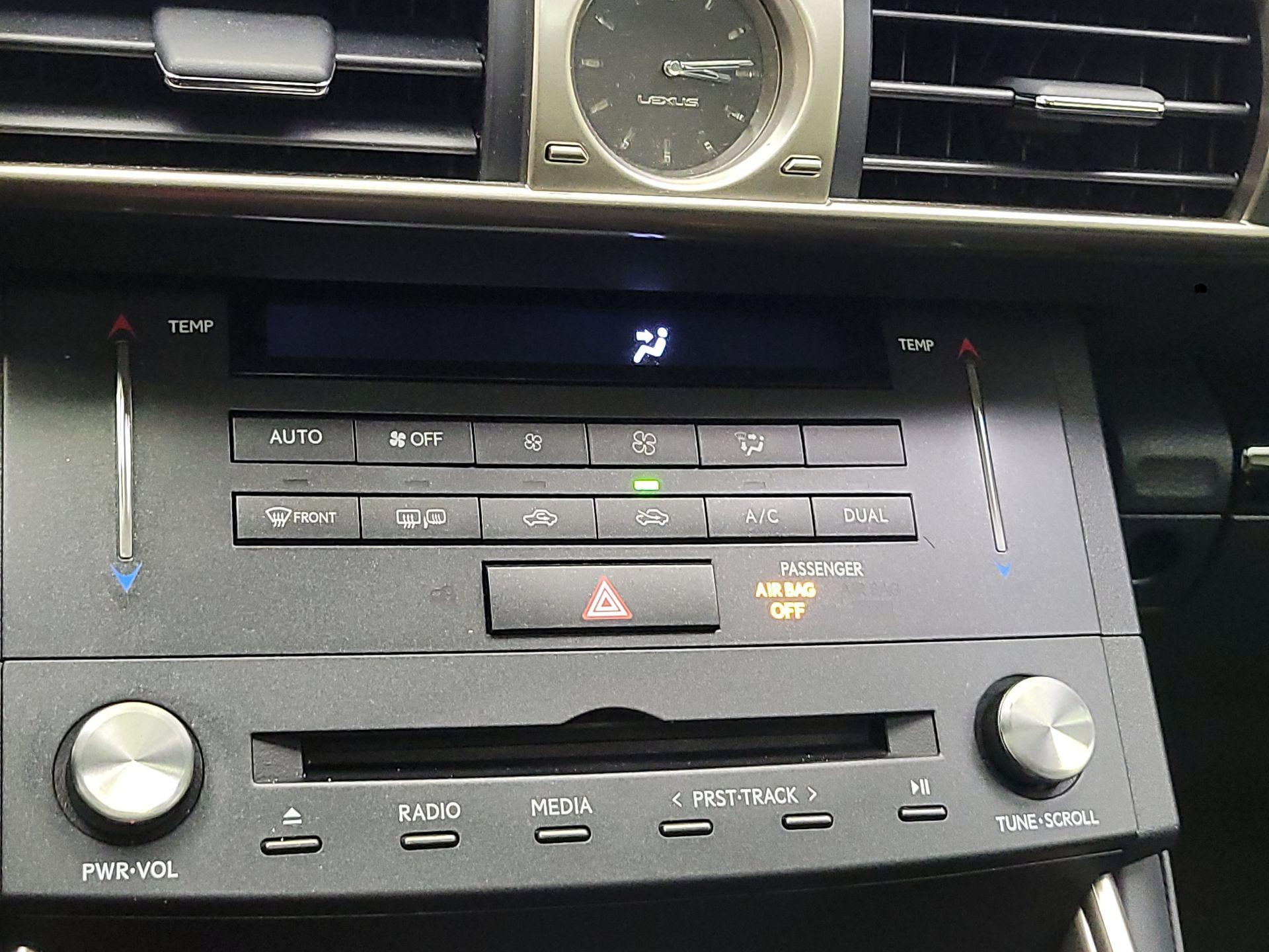 Thumbnail: 2015 Lexus IS - 17