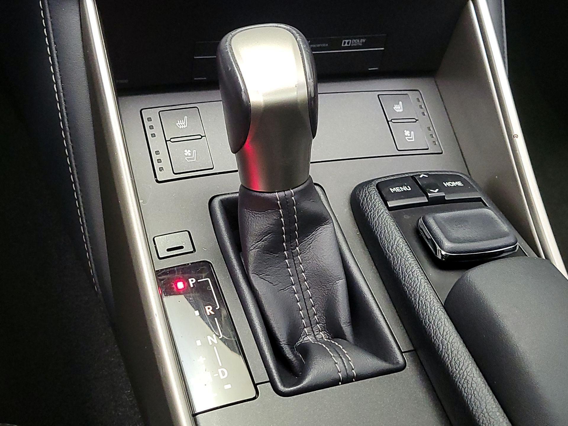 Thumbnail: 2015 Lexus IS - 18