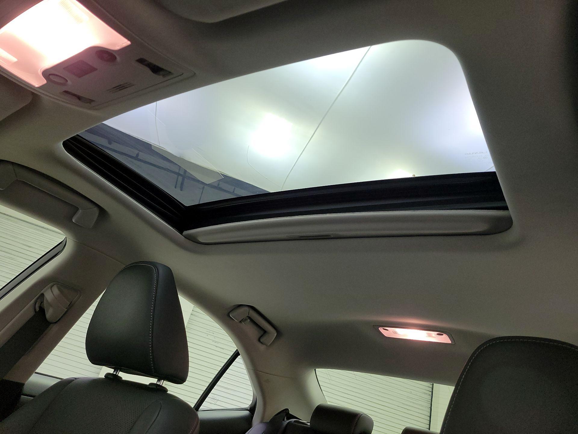 Thumbnail: 2015 Lexus IS - 20