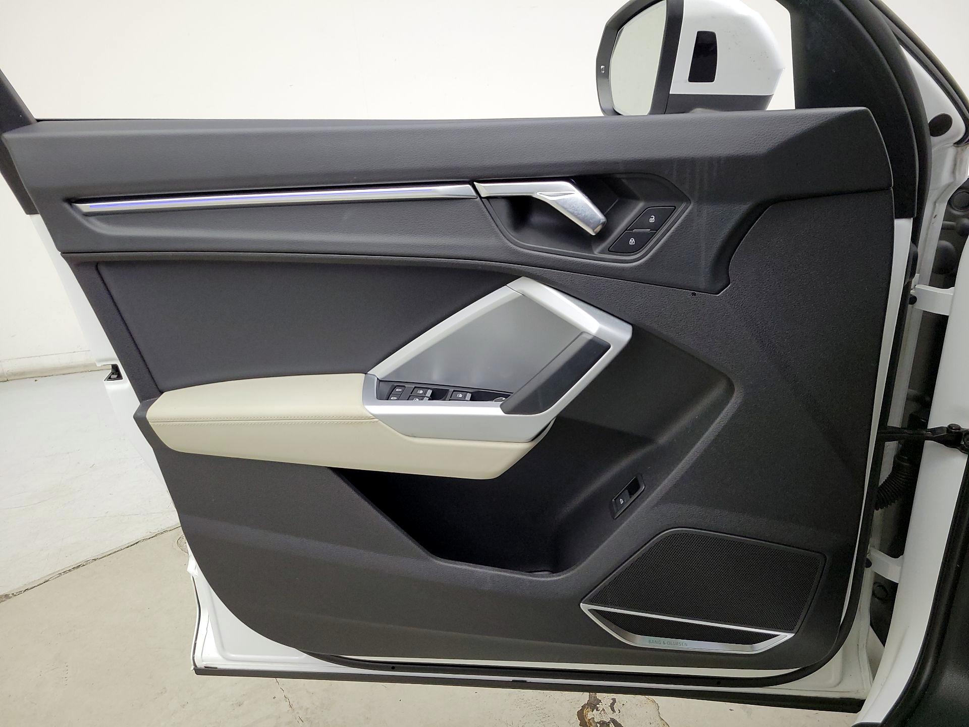 Thumbnail: 2021 Audi Q3 - 12